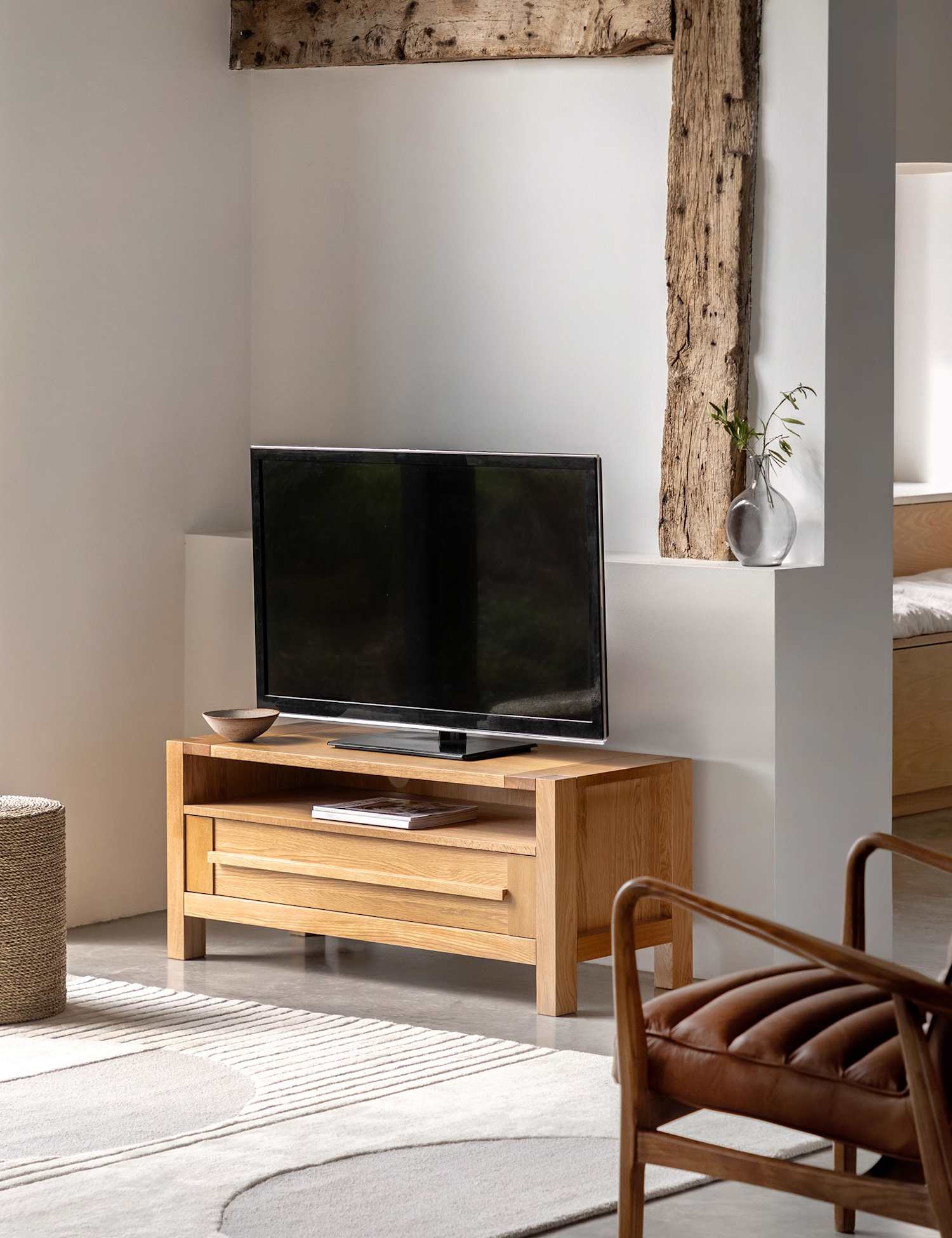 Gallery Direct Sonoma� TV Unit Oak