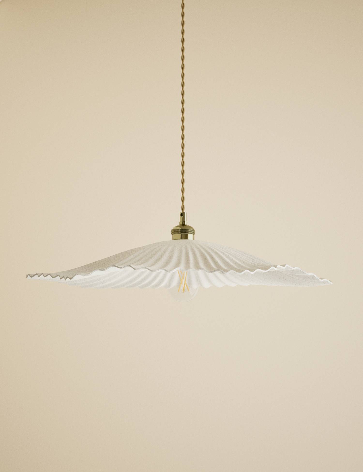 M&S Papier Mache Stingray Effect Easy Fit Light White