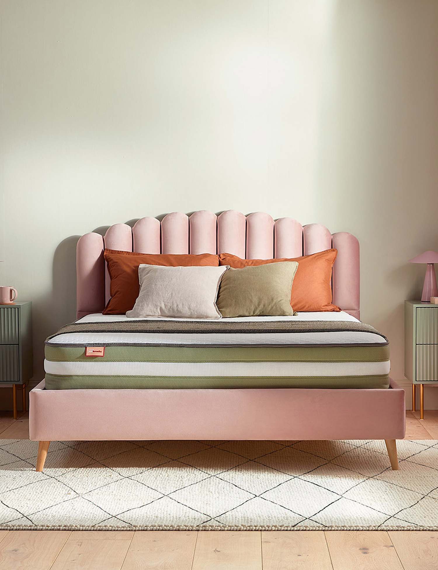 Silentnight 1000 Breathable Pocket Spring Medium Firm Mattress White Mix