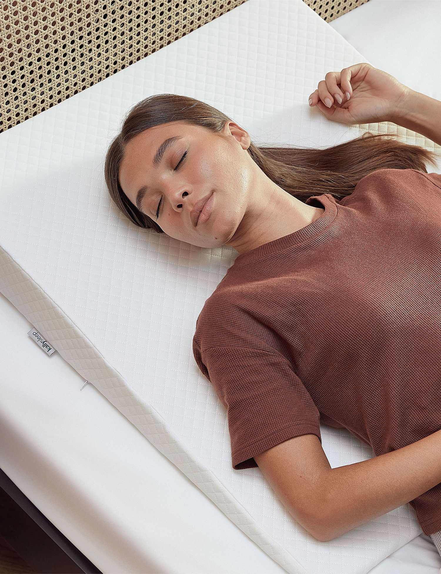KALLY SLEEP Acid Reflux Firm Wedge Pillow White