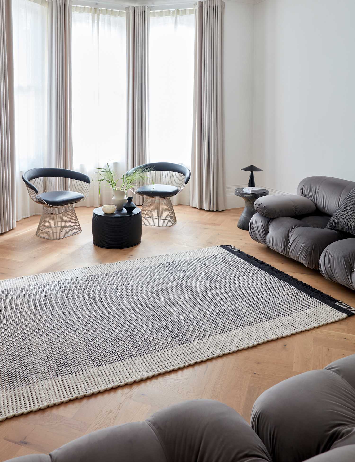 Asiatic Avalon Rug Black Mix