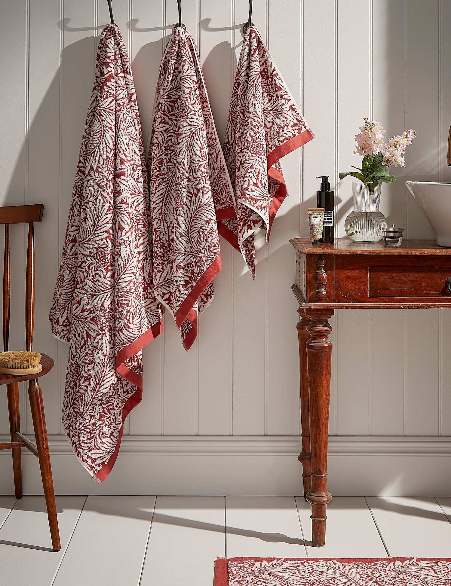 William Morris At Home Pure Cotton Larkspur Bath Mat Pink Mix