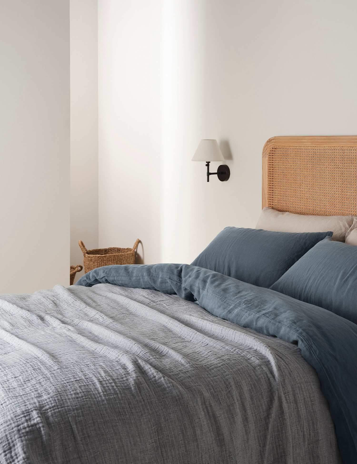 Bedfolk Linen Cotton Blend Textured Throw Navy