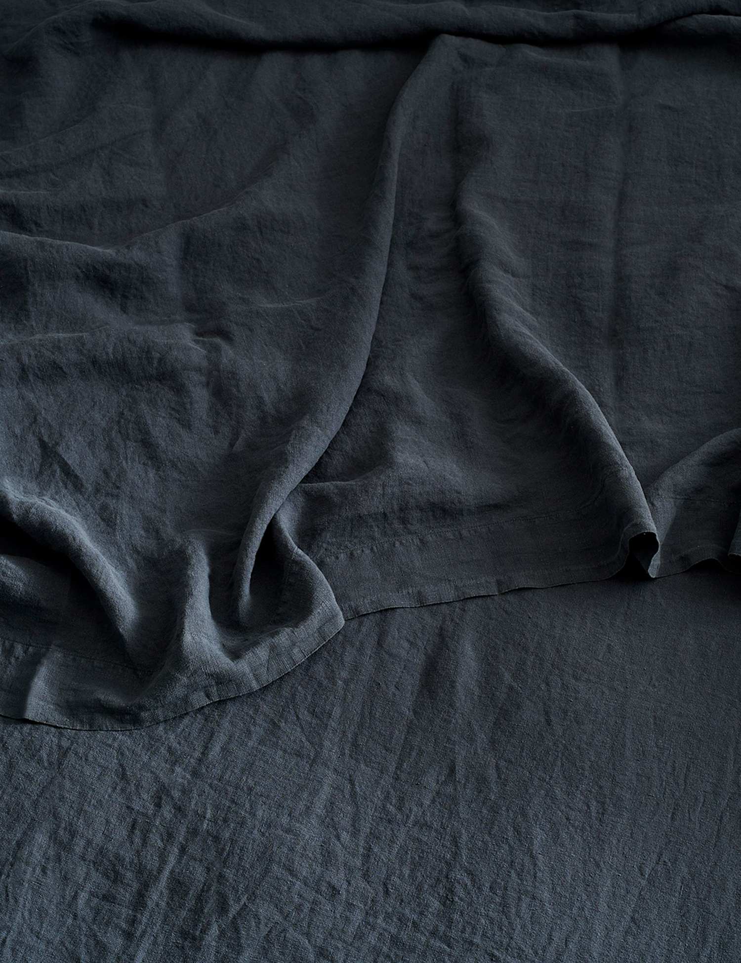 Bedfolk Pure Linen Washed Flat Sheet Navy