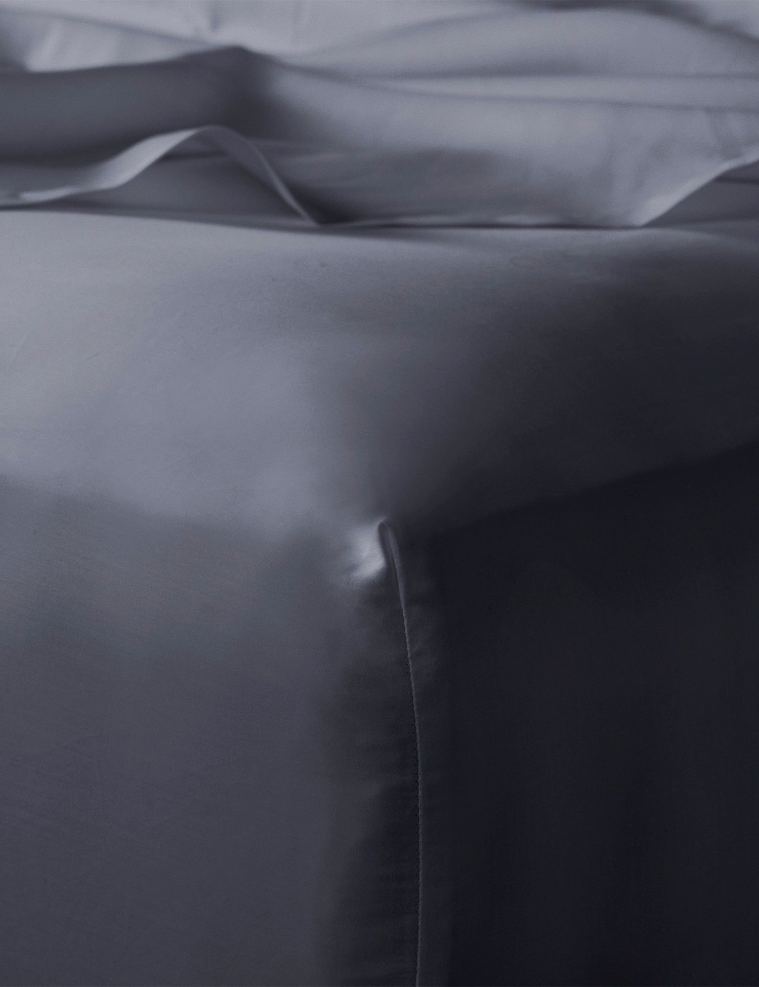 Bedfolk Pure Cotton Sateen Fitted Sheet Navy