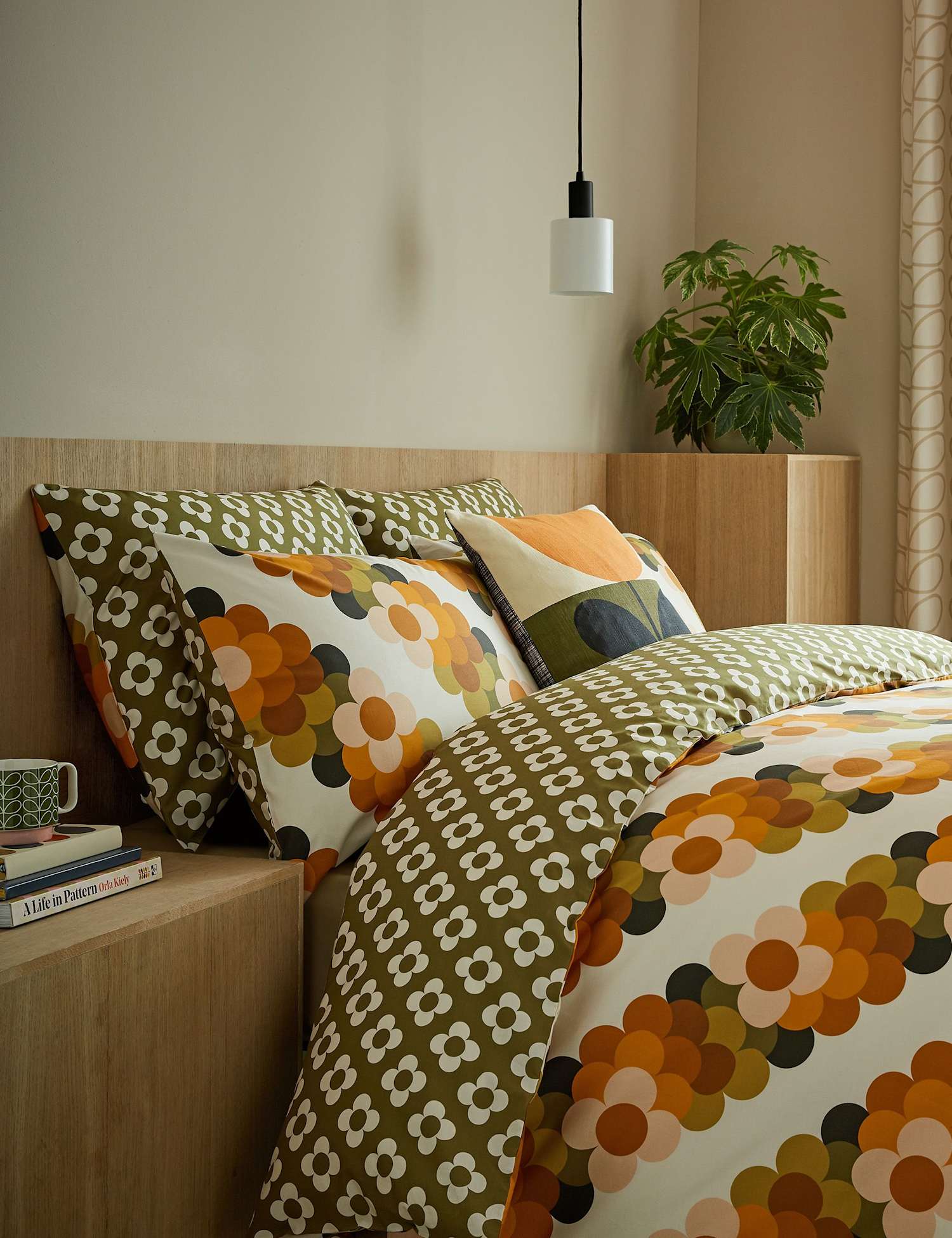 Orla Kiely Set of 2 Pure Cotton Retro Flower Pillowcases Multi