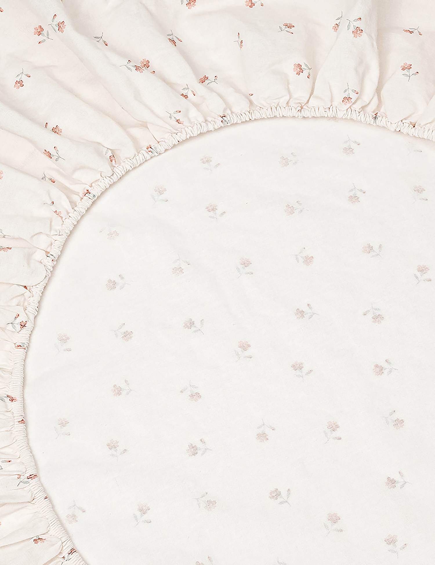 Piglet In Bed Linen Rich Printed Fitted Sheet Pearl