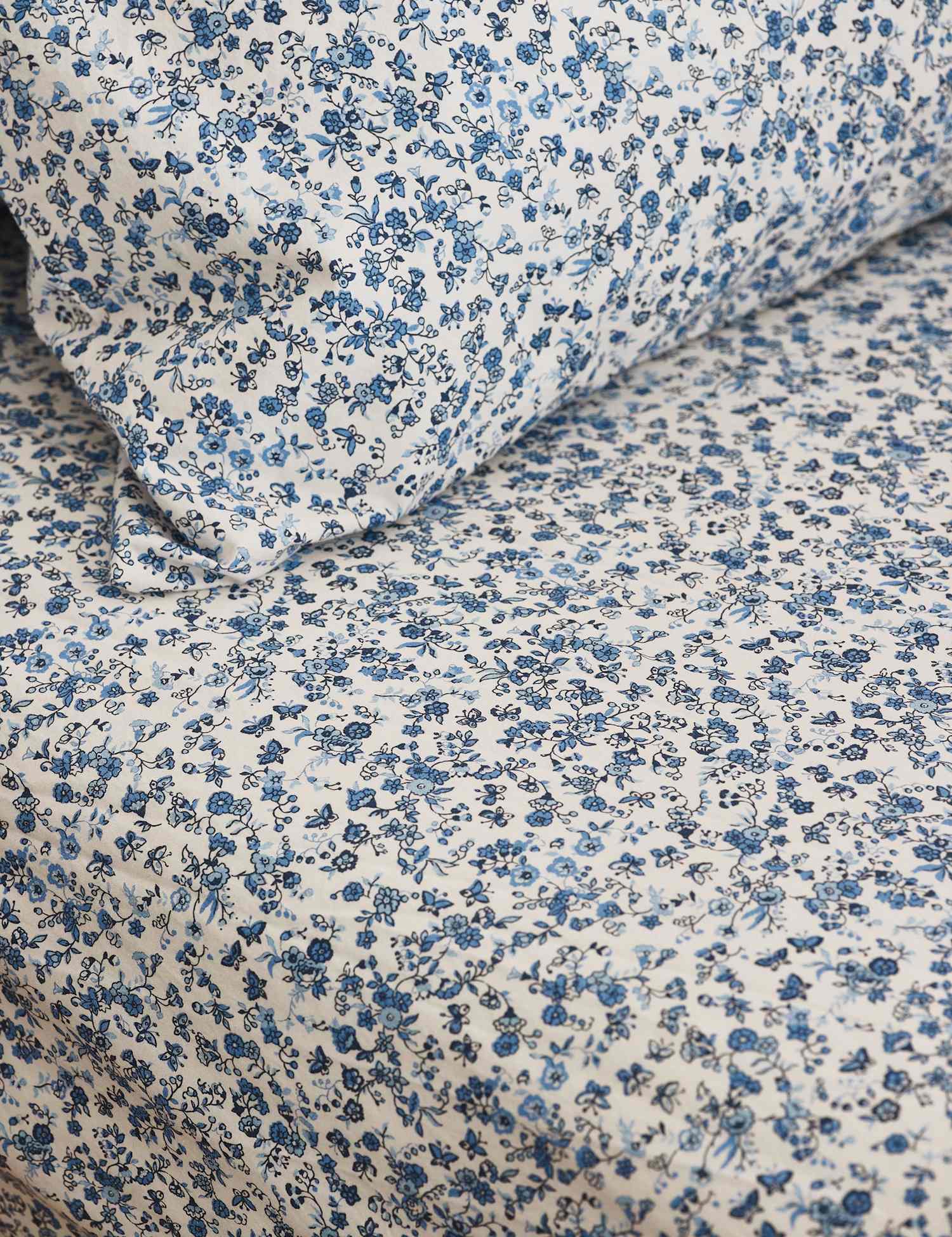 Piglet In Bed Washed Cotton Mini Meadow Fitted Sheet Blue Mix