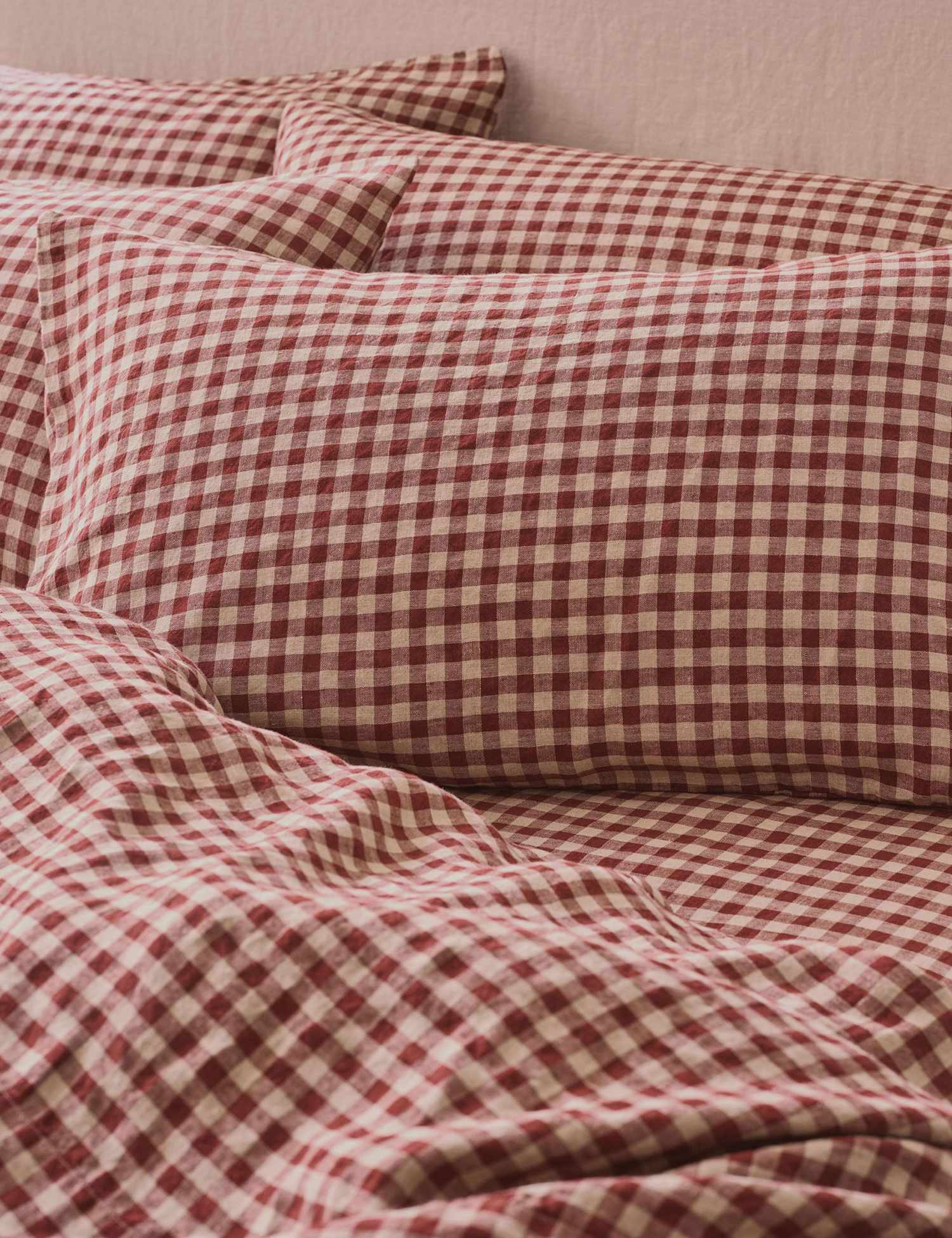 Piglet In Bed 2 Pack Pure Linen Gingham Pillowcases Red Mix