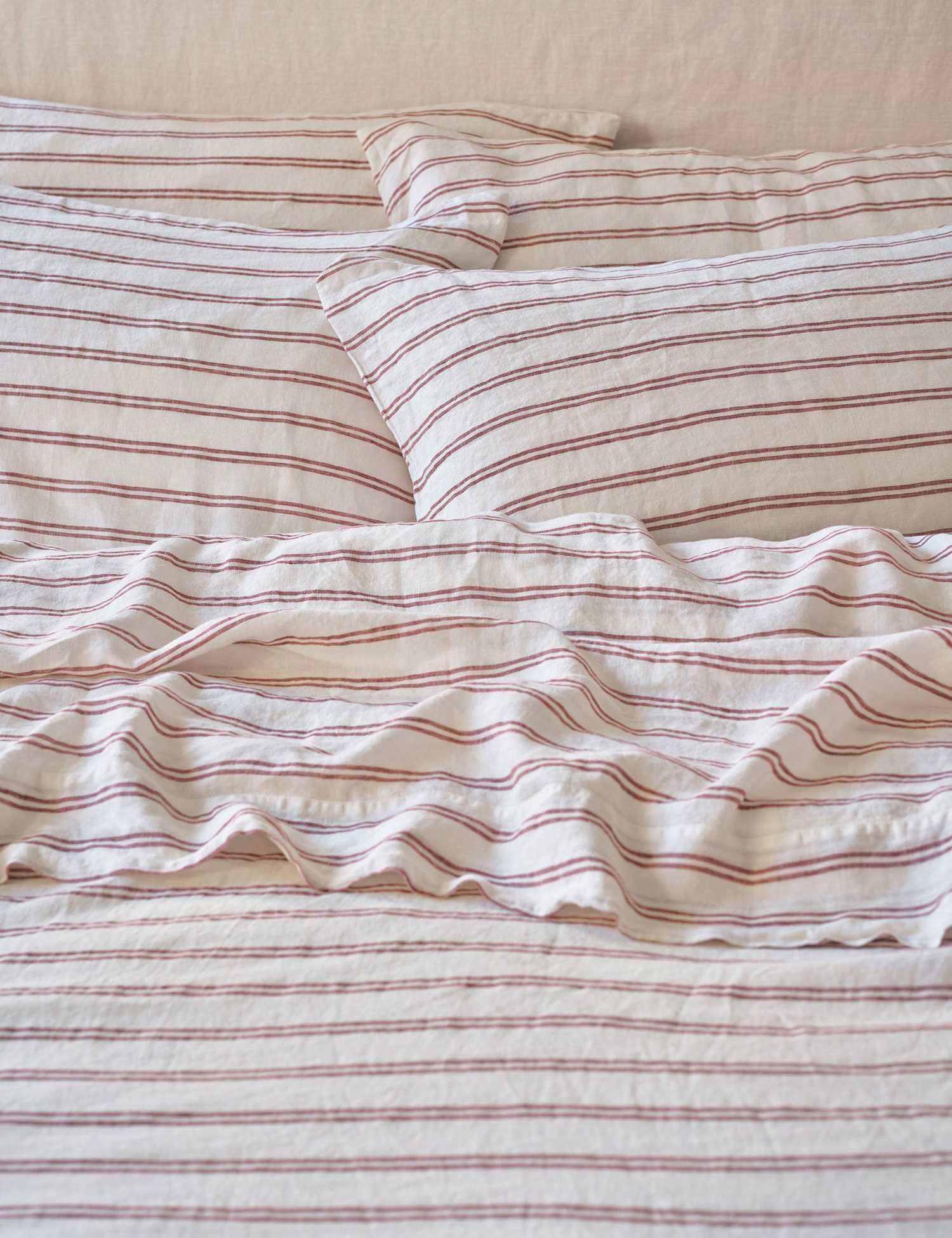 Piglet In Bed 2 Pack Linen Rich Kemptown Pillowcases Red Mix