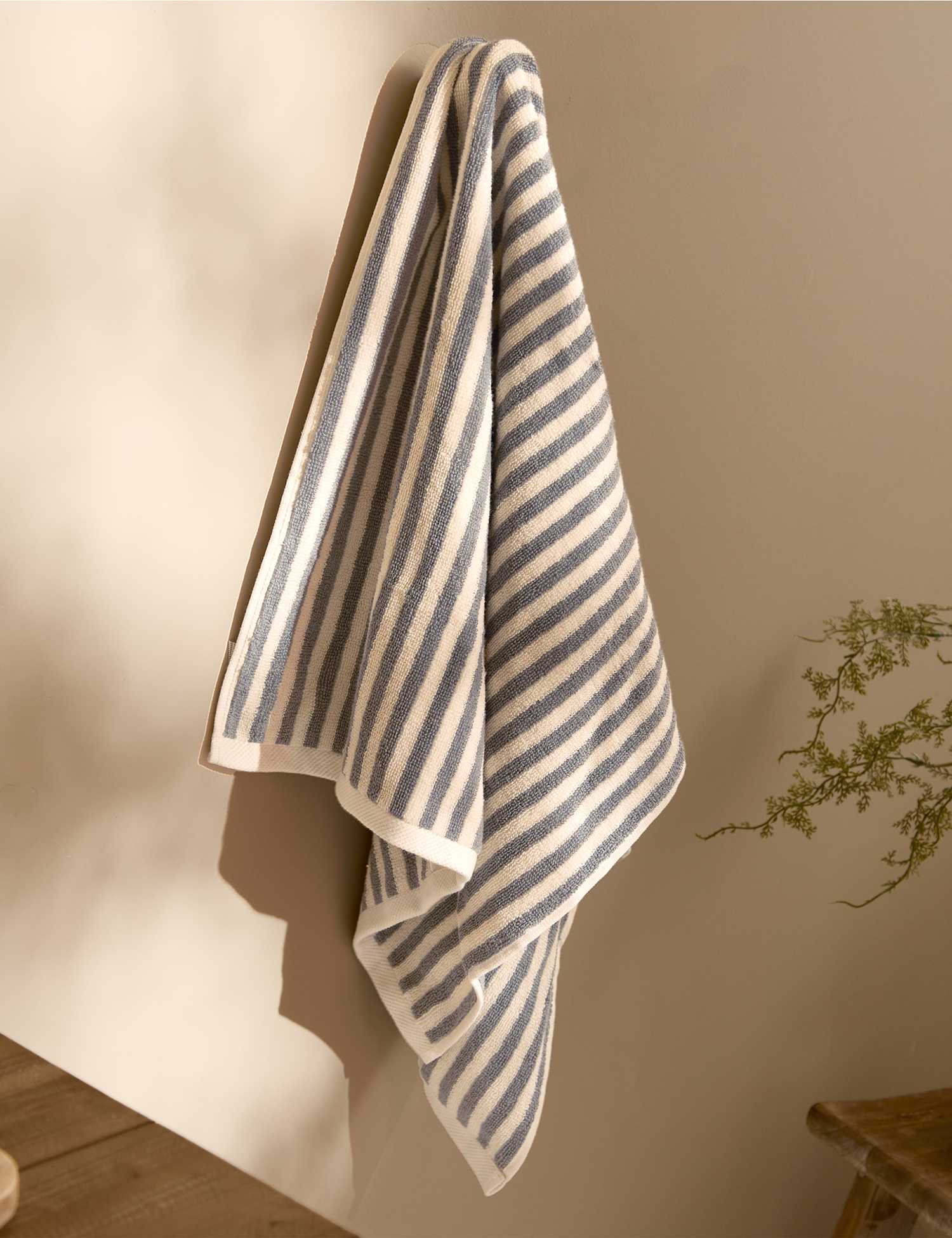 YARD Pure Cotton Hebden Towel Grey