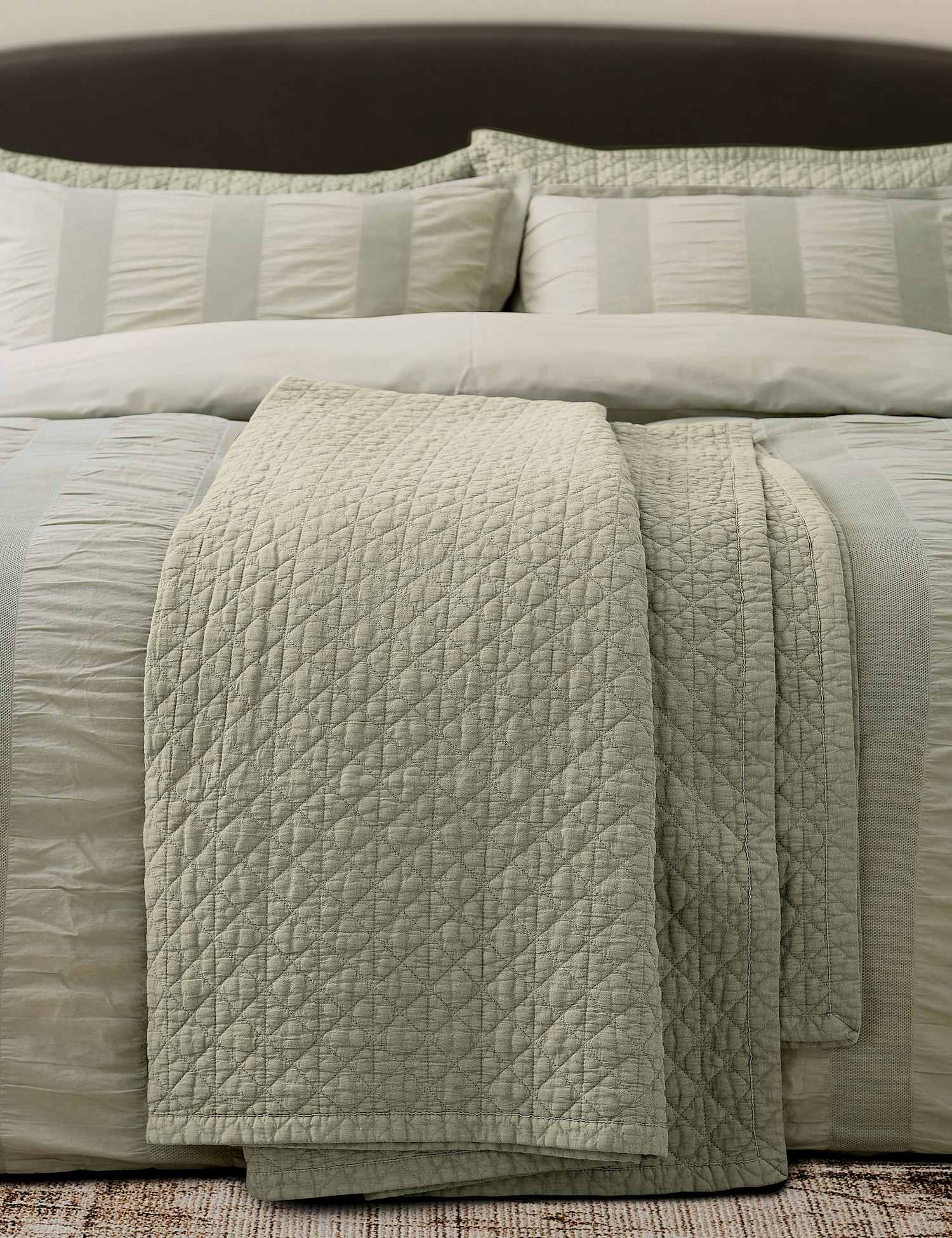 Bedeck of Belfast Pure Cotton Stonewashed Quilted Throw Green