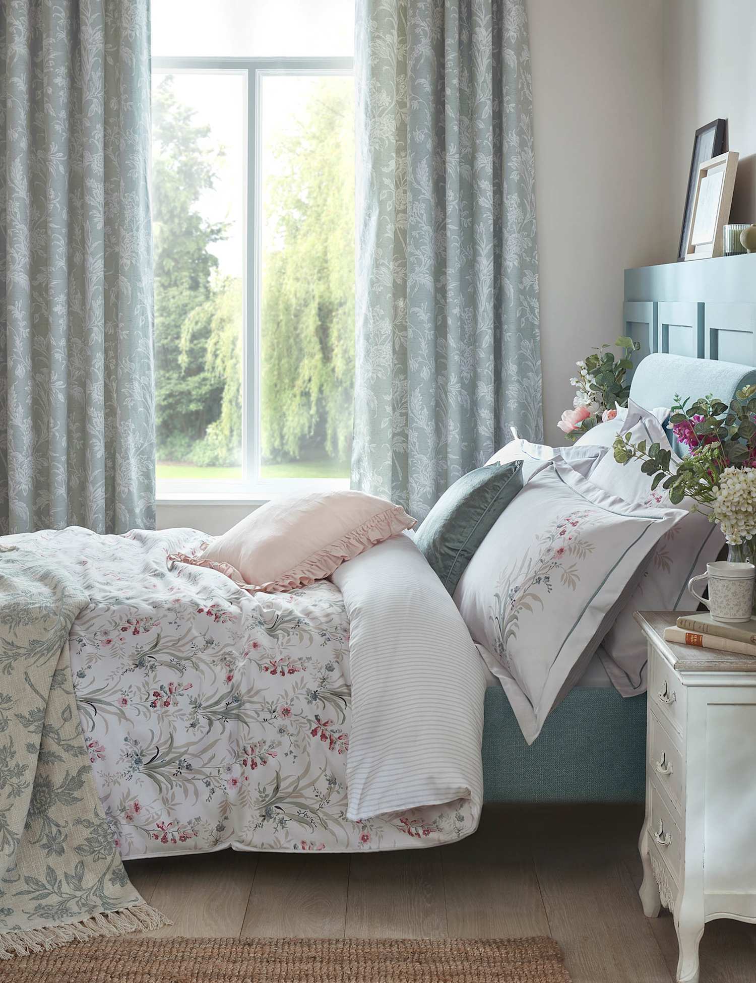 Laura Ashley Sateen Mosedale Posy Bedding Set Natural Mix