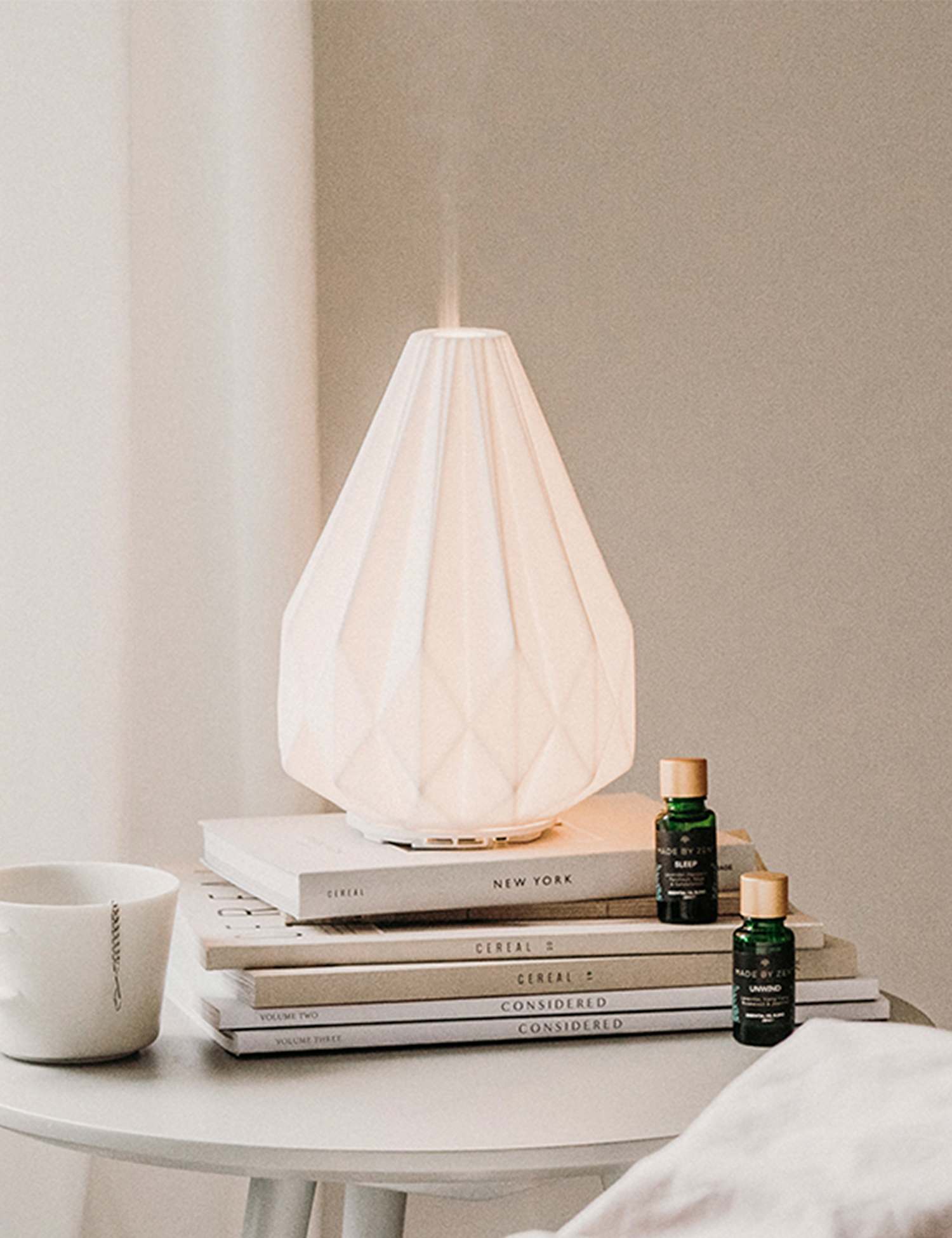 MADE BY ZEN Kasper Ceramic Aroma Electric Diffuser White