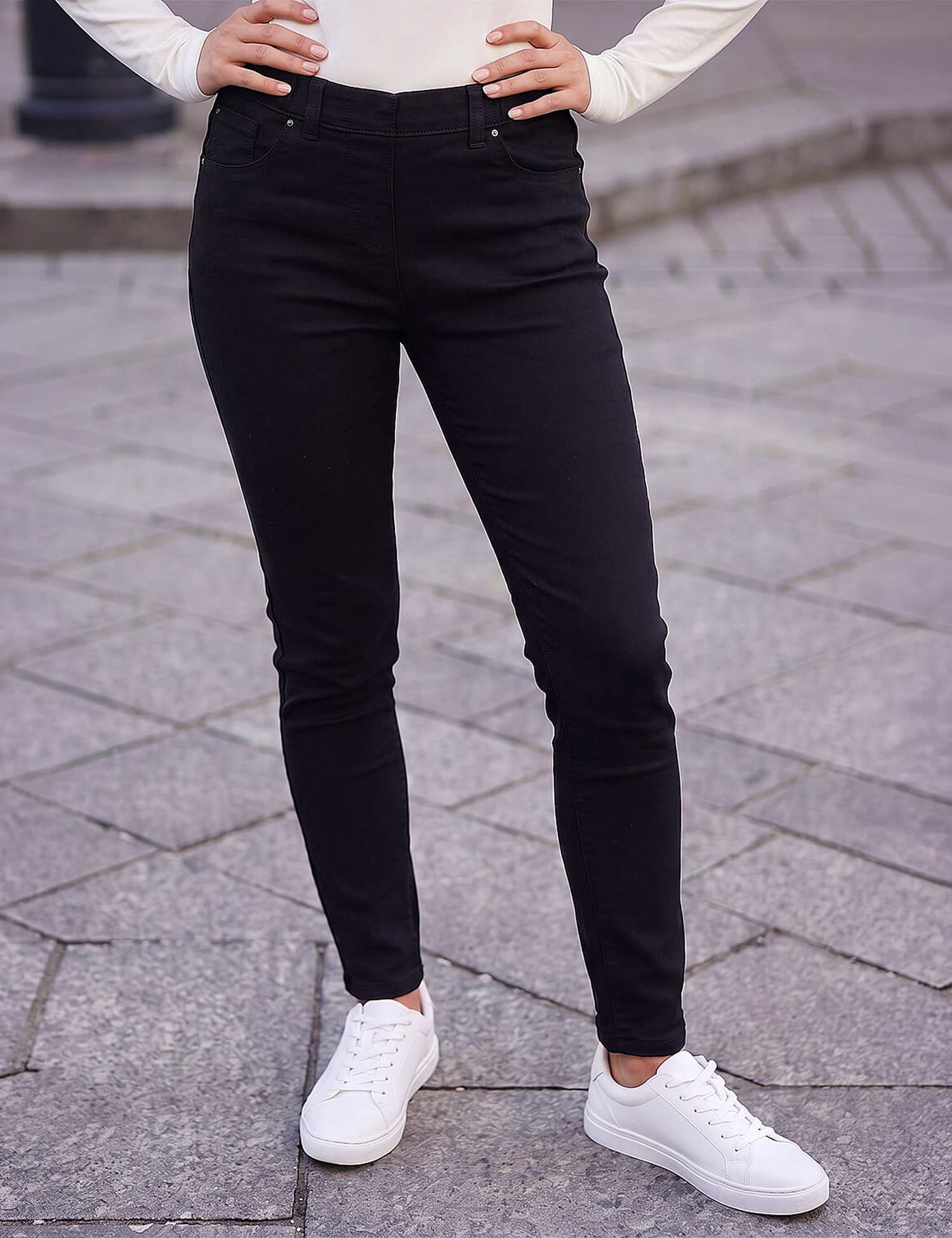 Roman Denim Cropped Jeggings Black