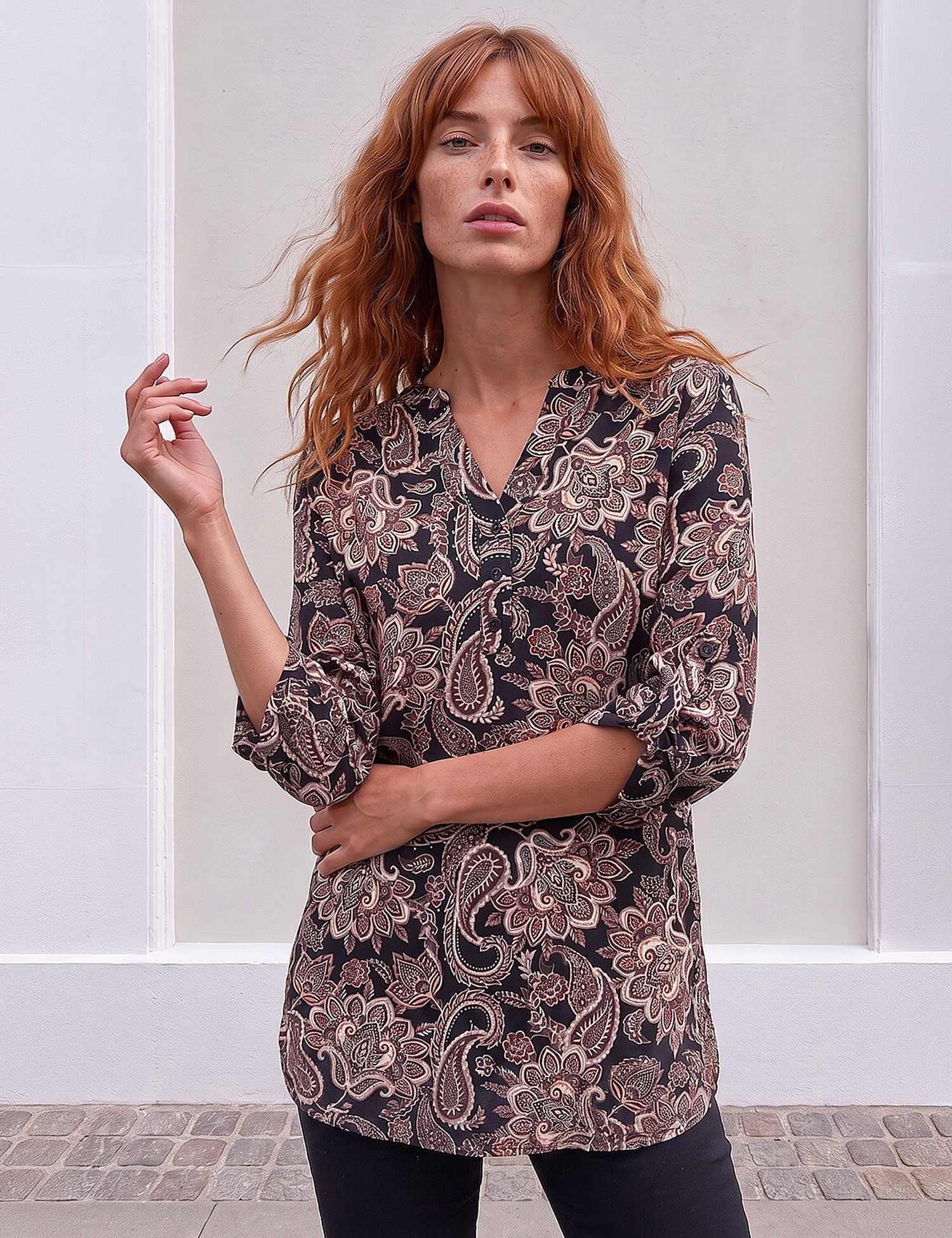 Roman Paisley V Neck Shirt Beige Mix