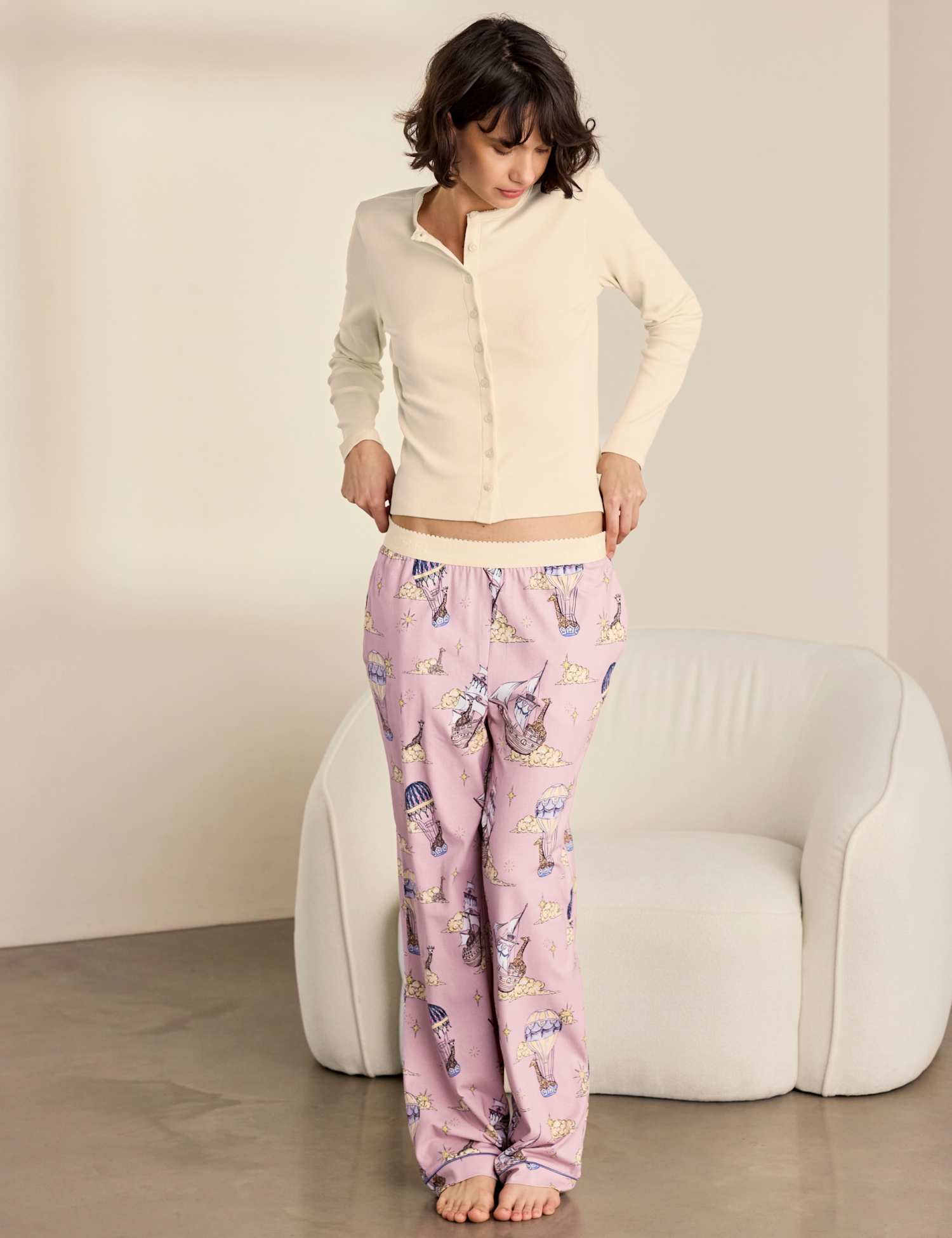 Chelsea Peers Cotton Two Piece Long Sleeve Giraffe Pyjamas Light Pink