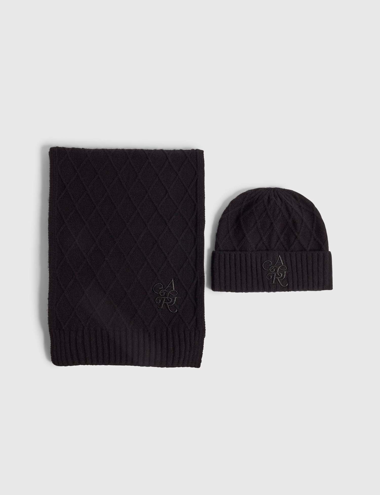 River Island Knitted Hat and Scarf Set Black
