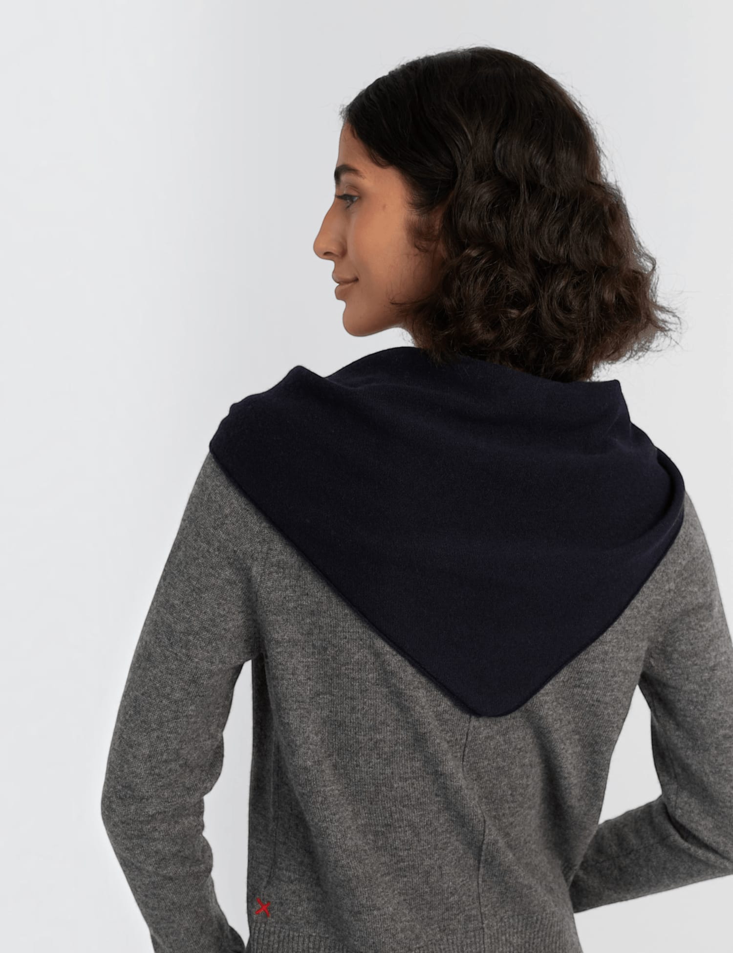 Chinti & Parker Wool Rich Jacquard Triangle Scarf Navy