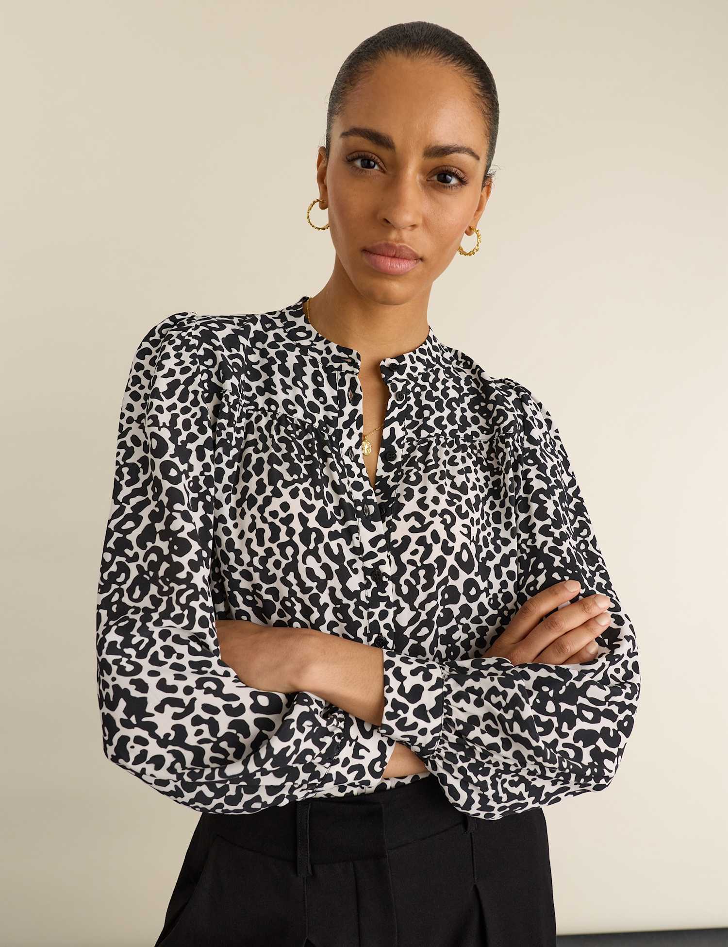 BAUKJEN Crepe Animal Print Puff Sleeve Blouse Black