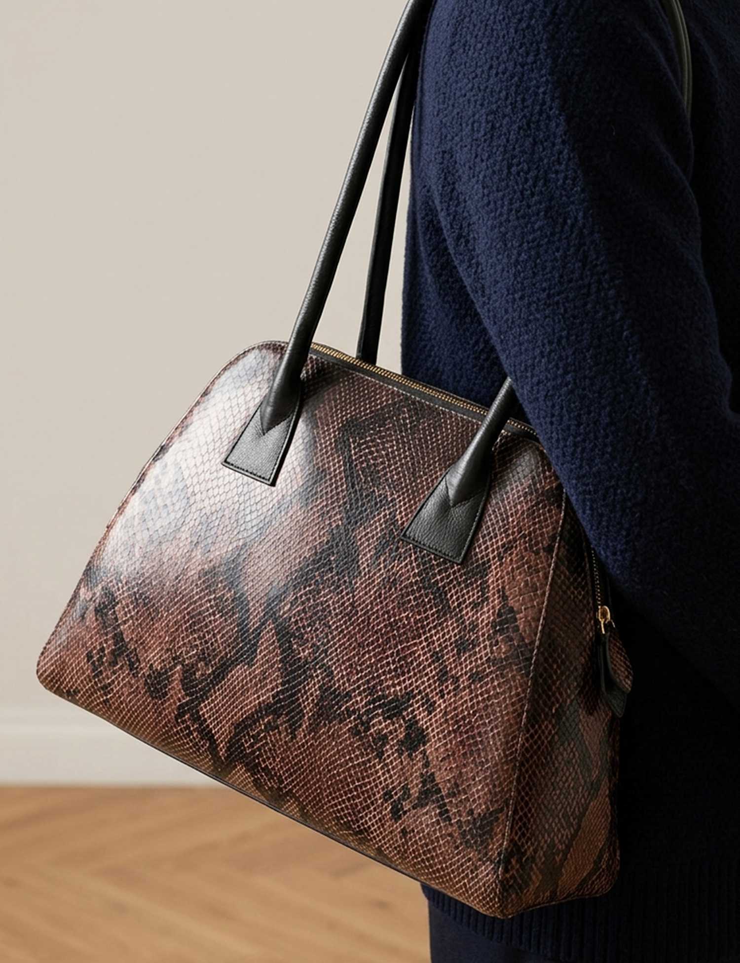 Jones Bootmaker Leather Multi Pocket Shoulder Bag Brown
