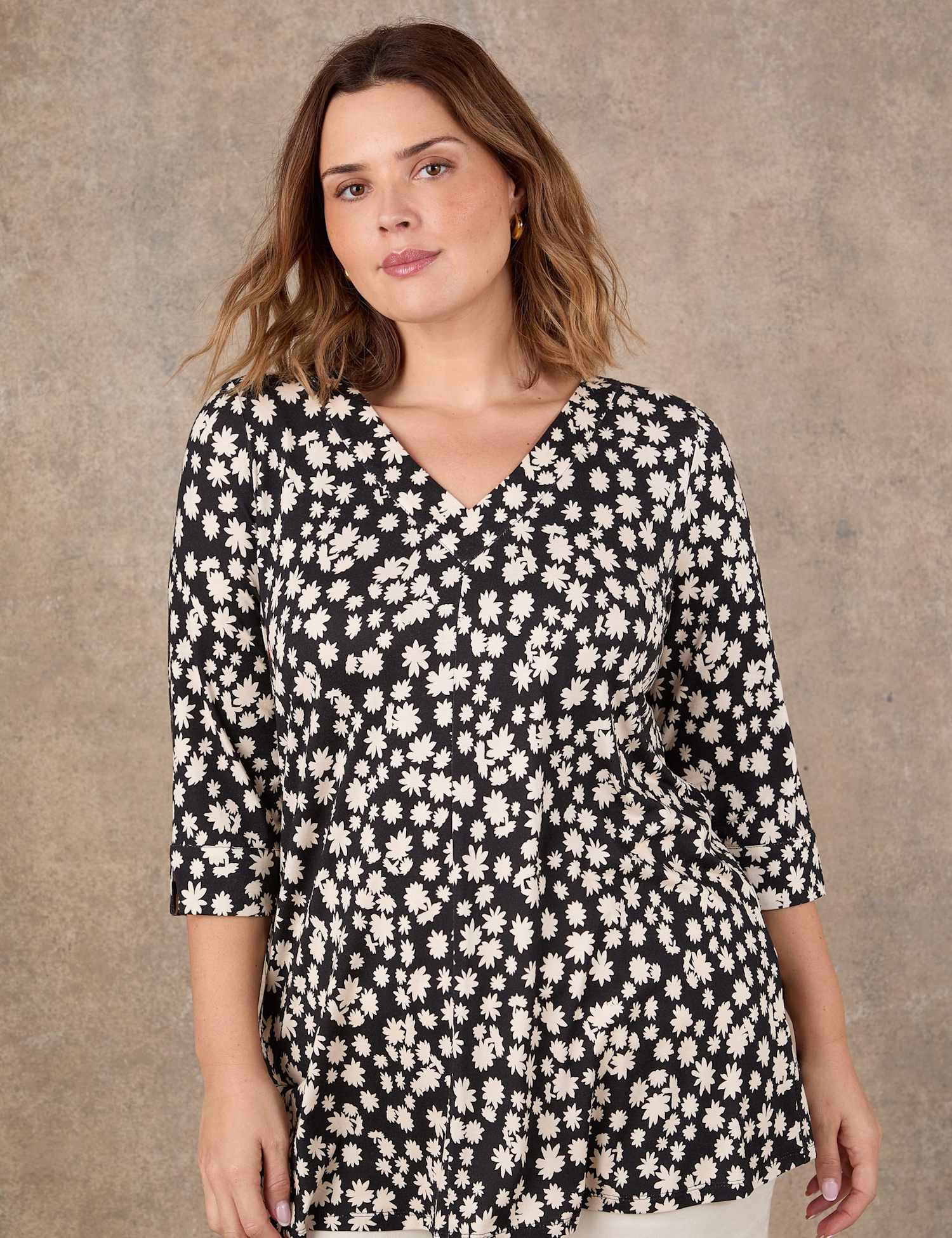 Live Unlimited London Ditsy Floral V-Neck Tunic Black