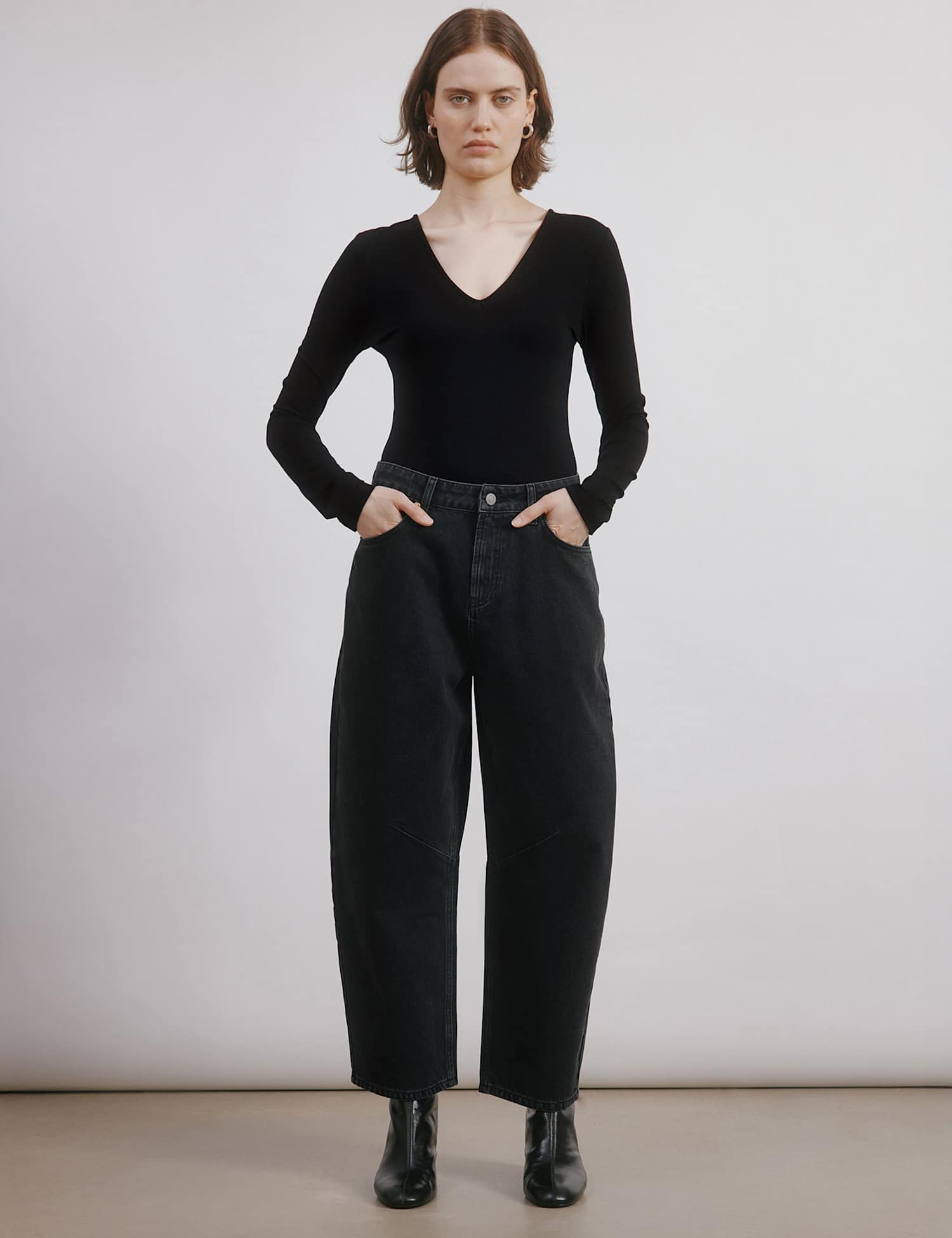 Albaray Mid Rise Barrel Jeans Black