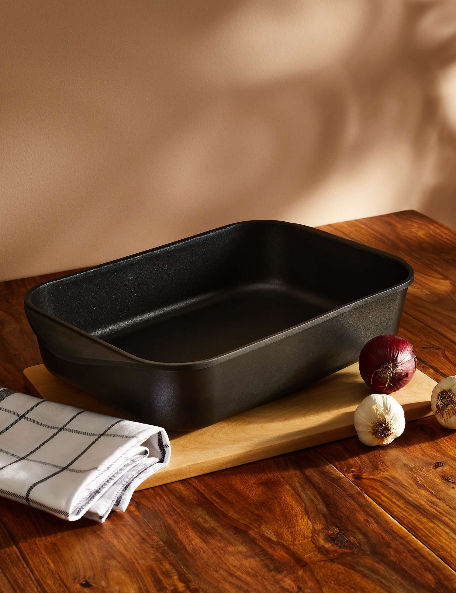 M&S Large Cast Aluminium Roaster 40cm Charcoal