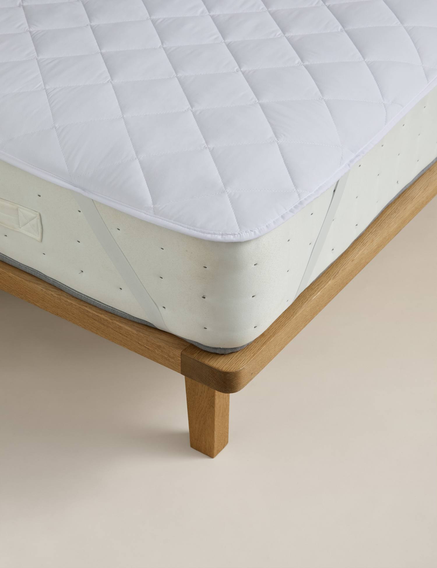 M&S Everyday Mattress Protector White