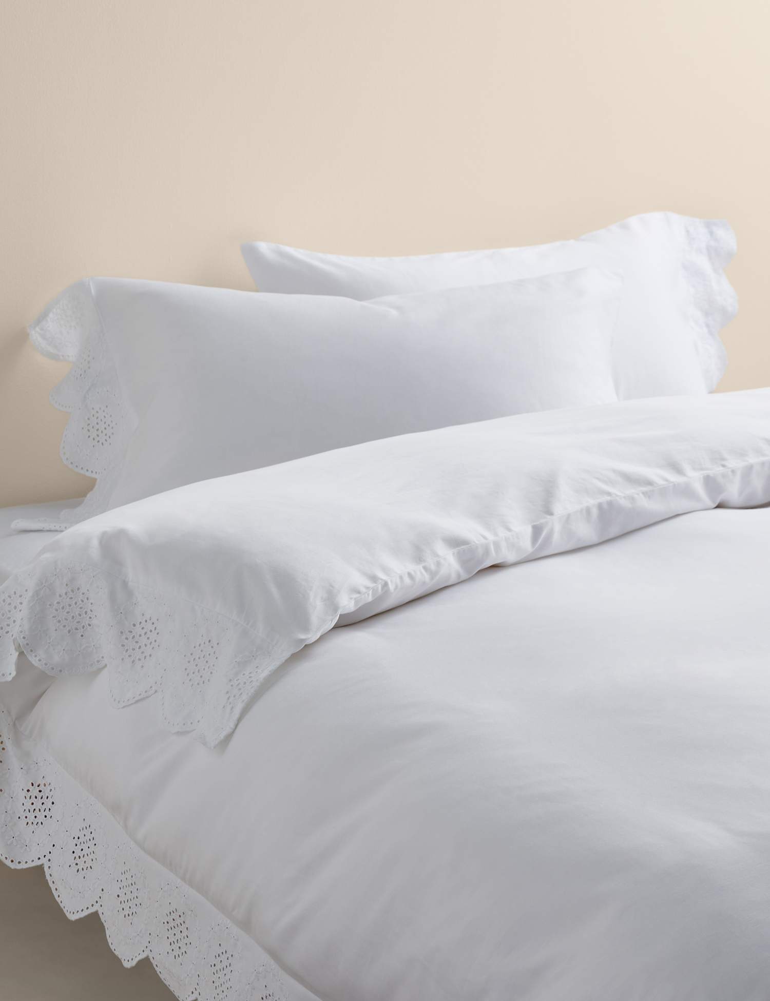 M&S Pure Cotton Broderie Scalloped Edge Bedding Set White
