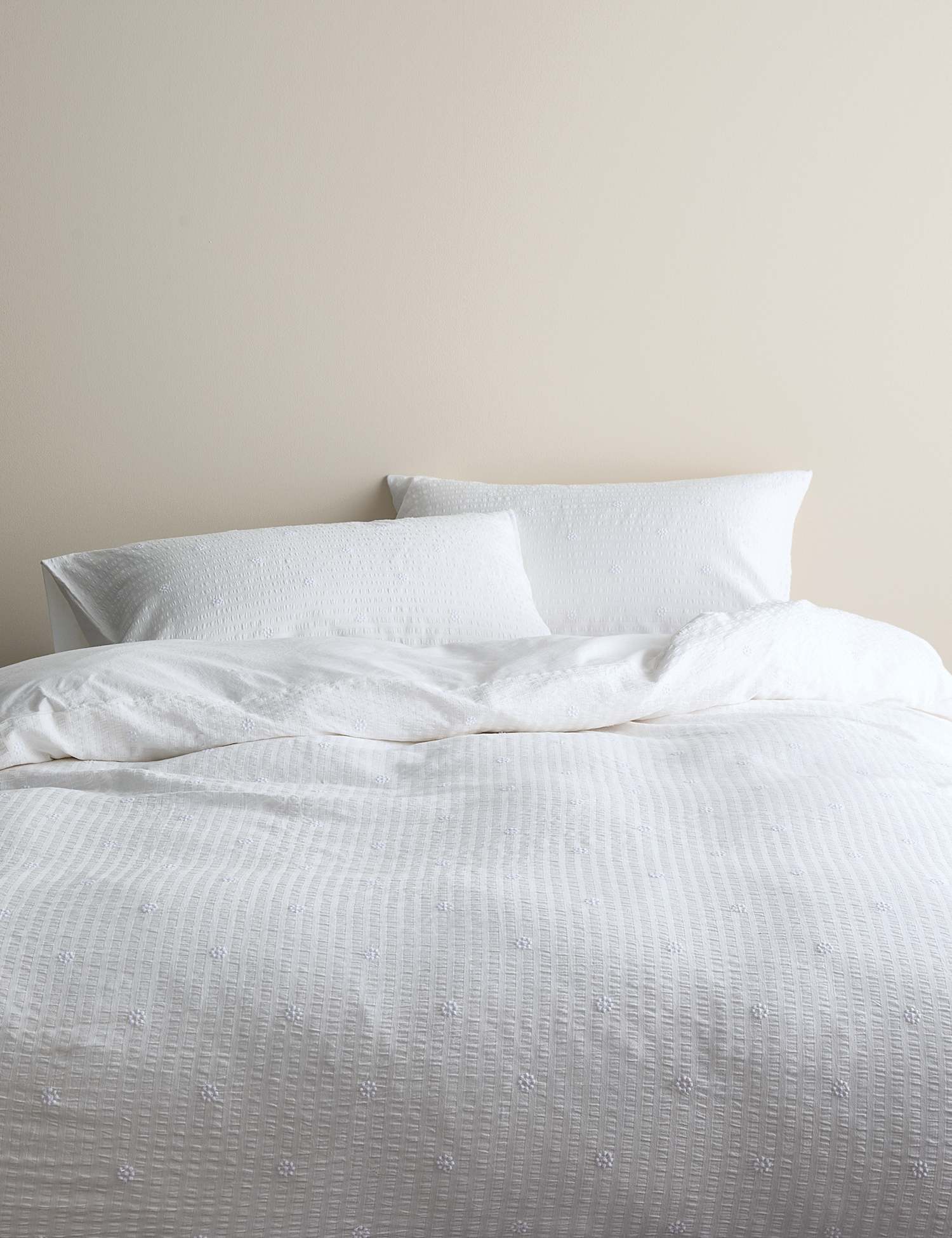 M&S Embroidered Floral Seersucker Bedding Set White