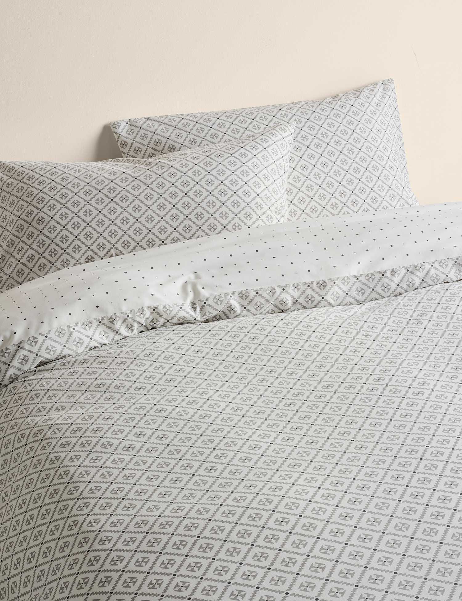 M&S Cotton Blend Geometric Reversible Bedding Set Marble