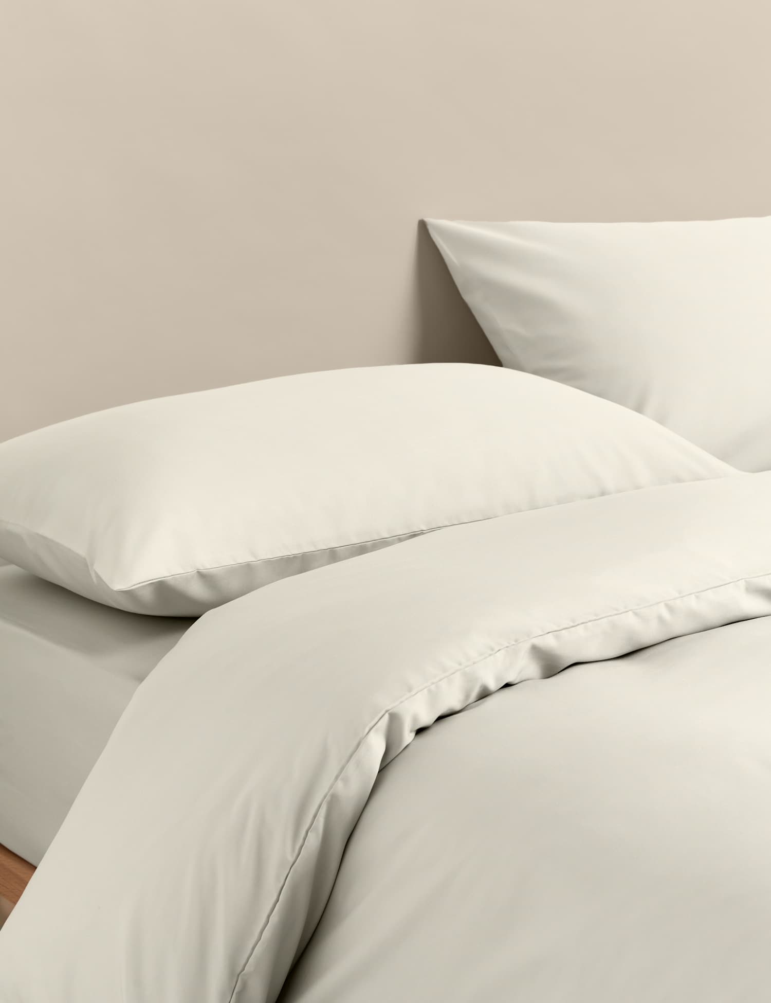 M&S Stay Cool Lyocell Rich Bedding Set Cream
