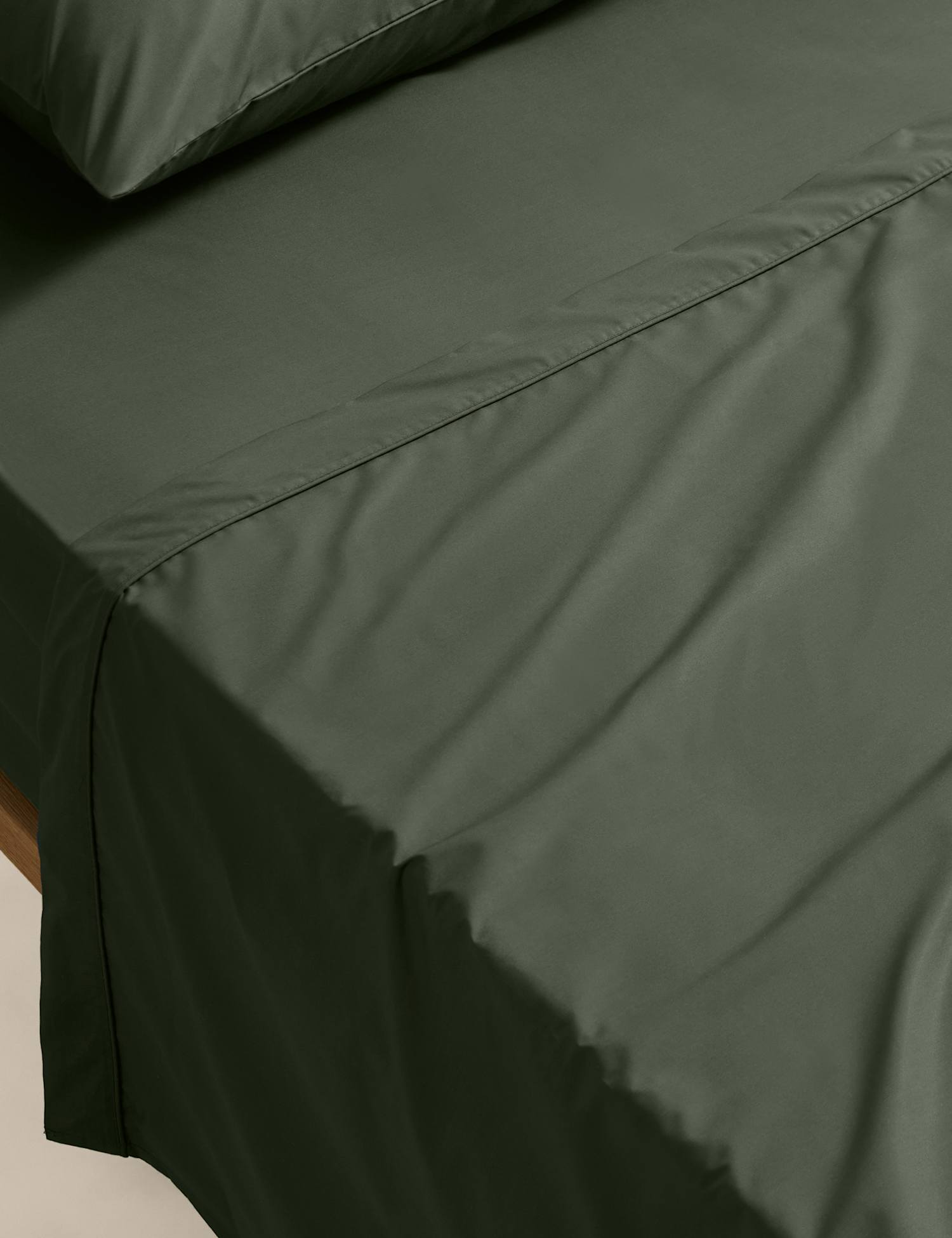 M&S Egyptian Cotton 230 Thread Count Crisp Flat Sheet Forest Green