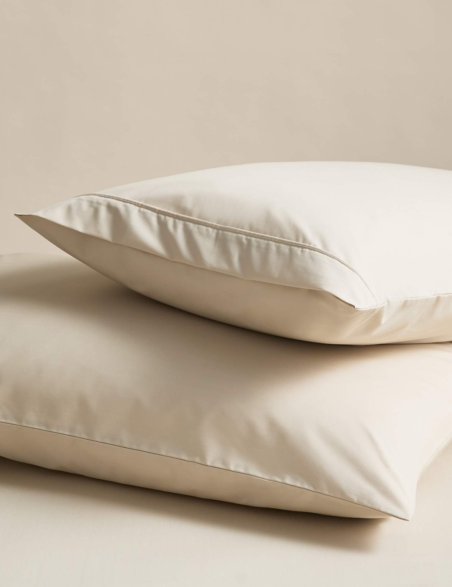 M&S 2 Pack Egyptian Cotton 230 Thread Count Crisp Pillowcases Champagne