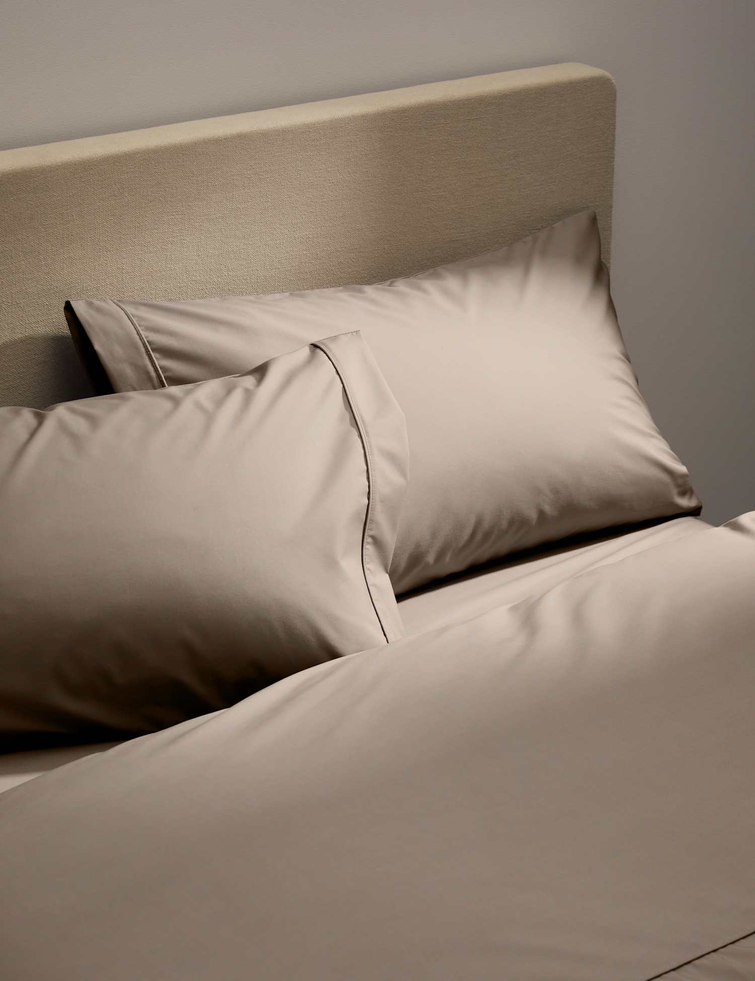 M&S 2 Pack Egyptian Cotton 230 Thread Count Crisp Pillowcases Mink