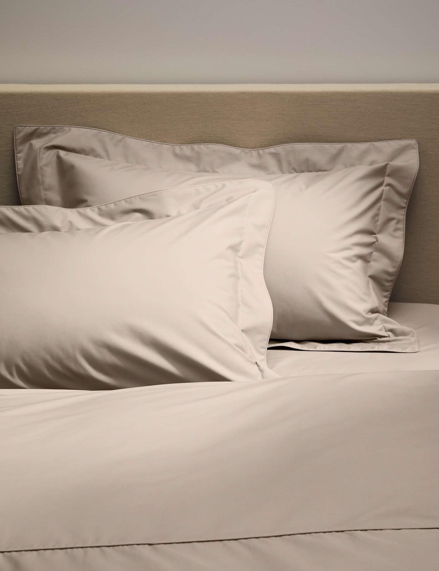 M&S 2 Pack Egyptian Cotton 230 Thread Count Crisp Oxford Pillowcases Mink