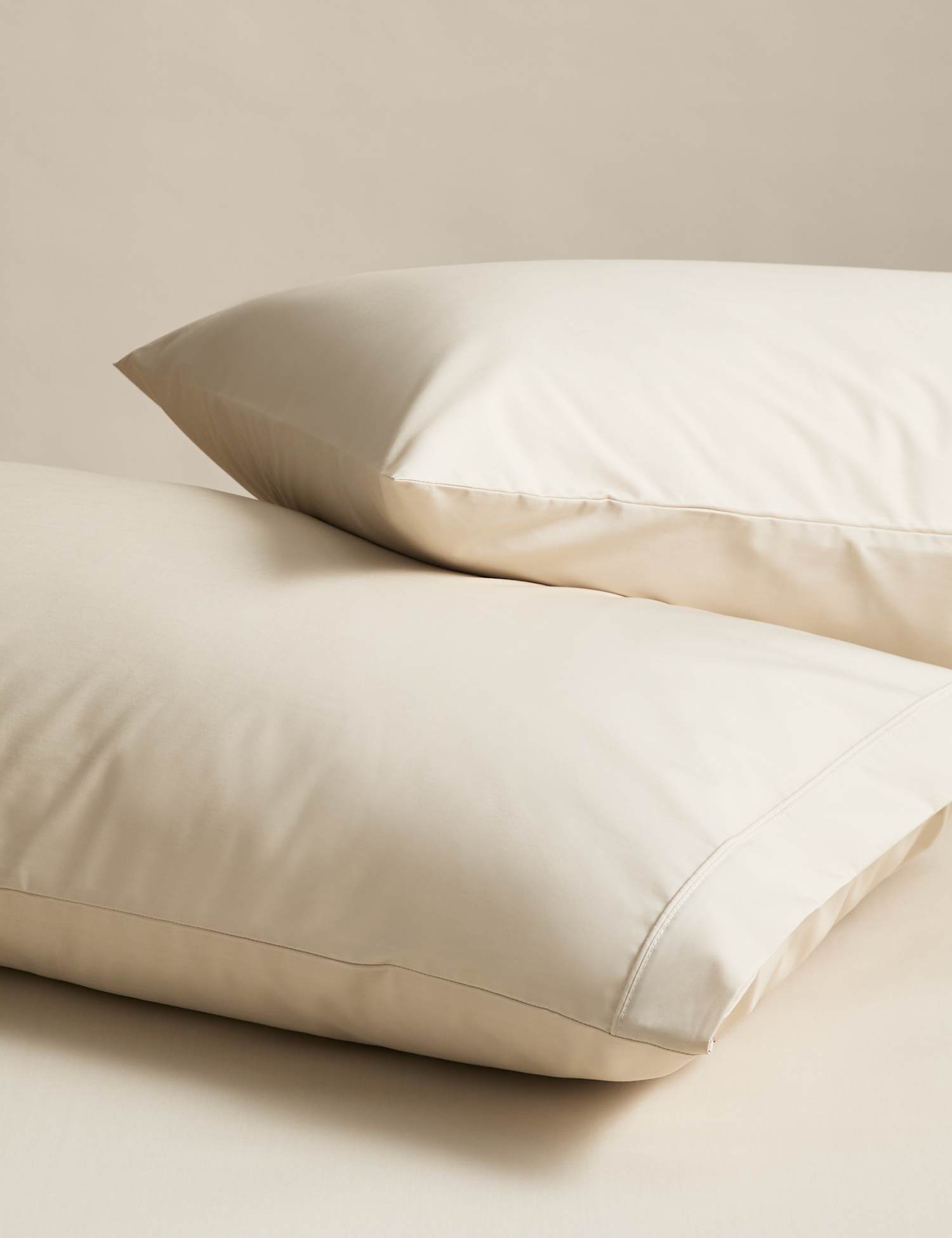 M&S 2 Pack Egyptian Cotton 230 Thread Count King Size Pillowcases Champagne