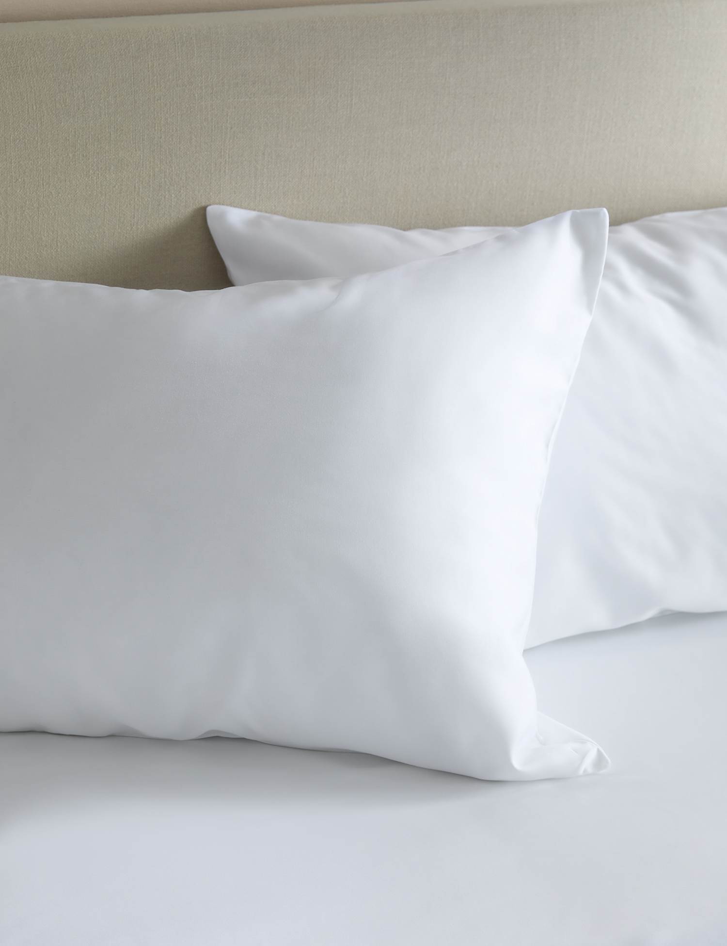 M&S 2 Pack Ultimate Soft & Silky Pillowcases White