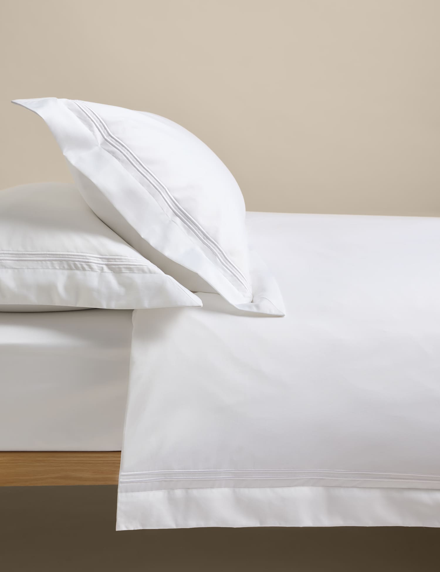 M&S Pure Cotton 600 Thread Count Bedding Set White