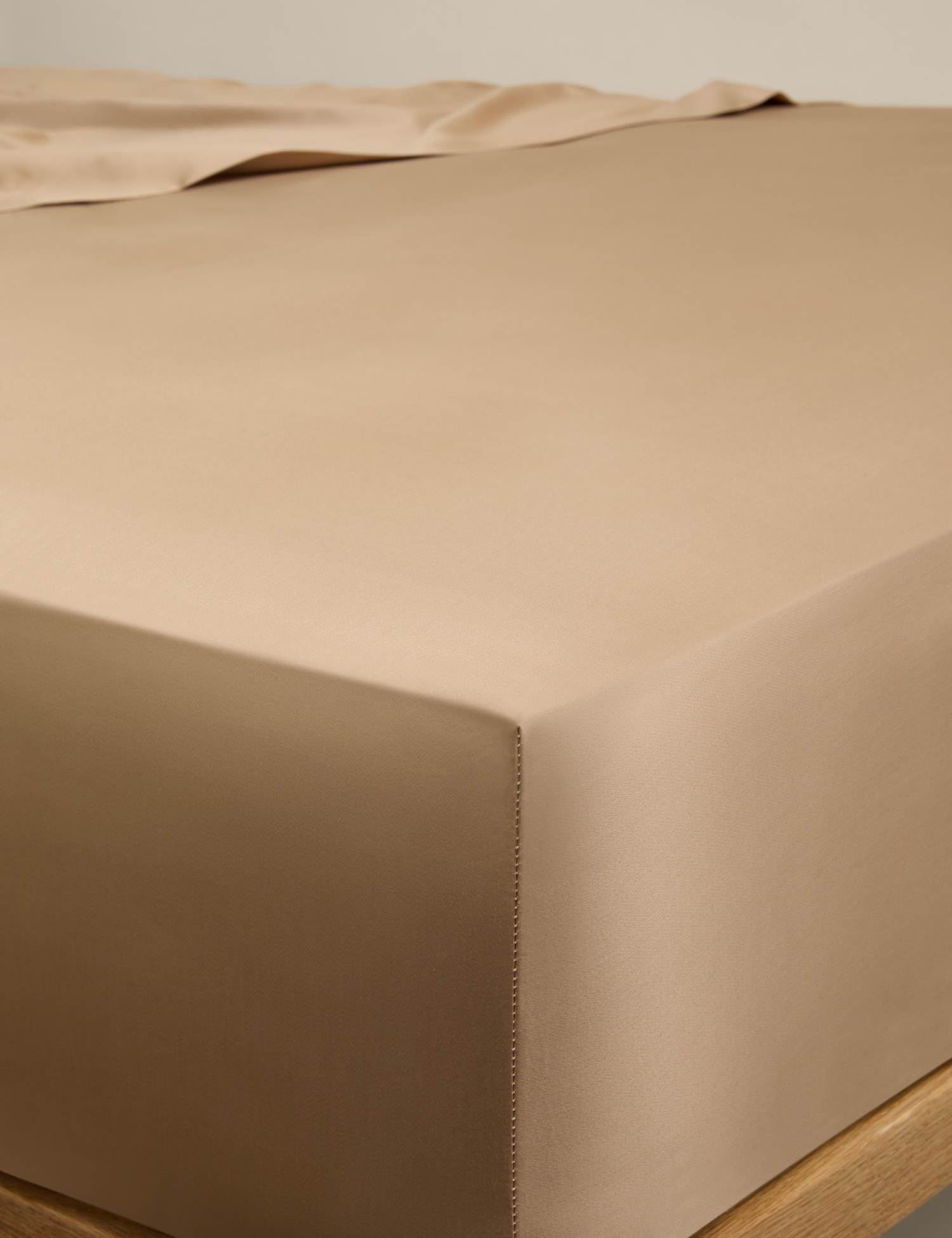 M&S Egyptian Cotton 400 Thread Count Silky StayPut Fitted Sheet Biscuit