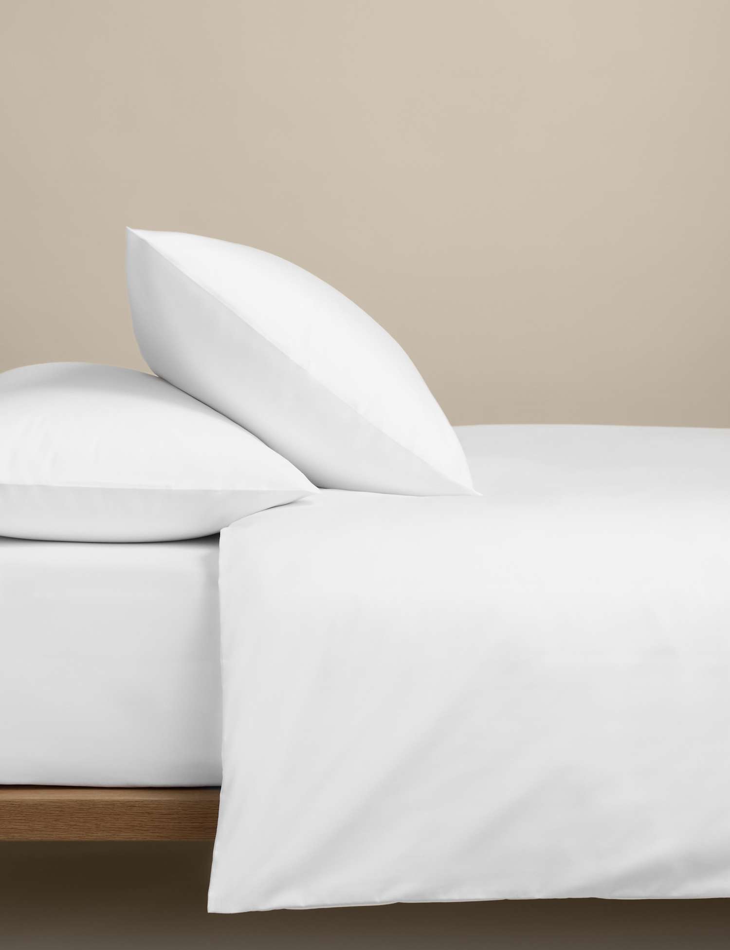 M&S Egyptian Cotton 400 Thread Count Crisp Bedding Set White