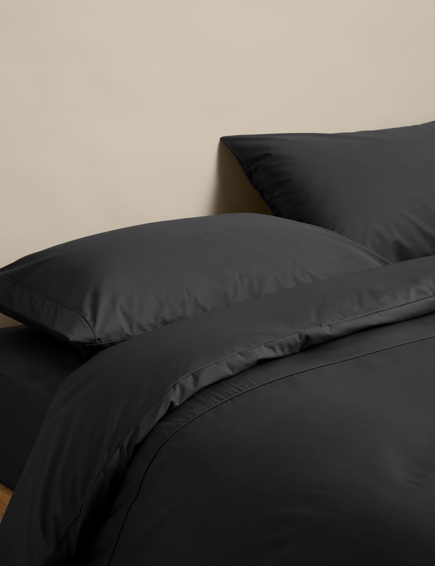 M&S Egyptian Cotton 230 Thread Count Crisp Bedding Set Black
