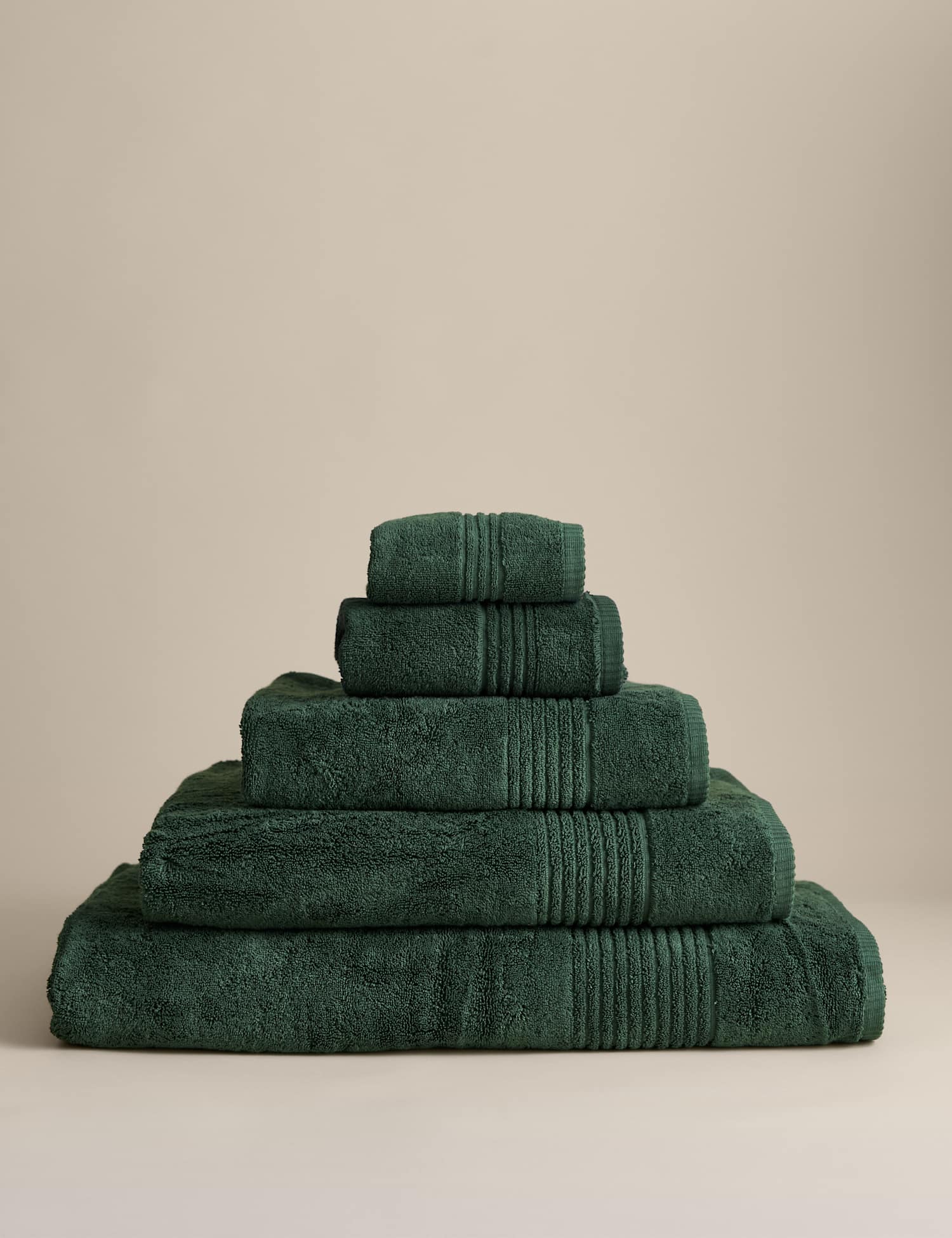 M&S Set of 2 Egyptian Cotton Towels Dark Evergreen