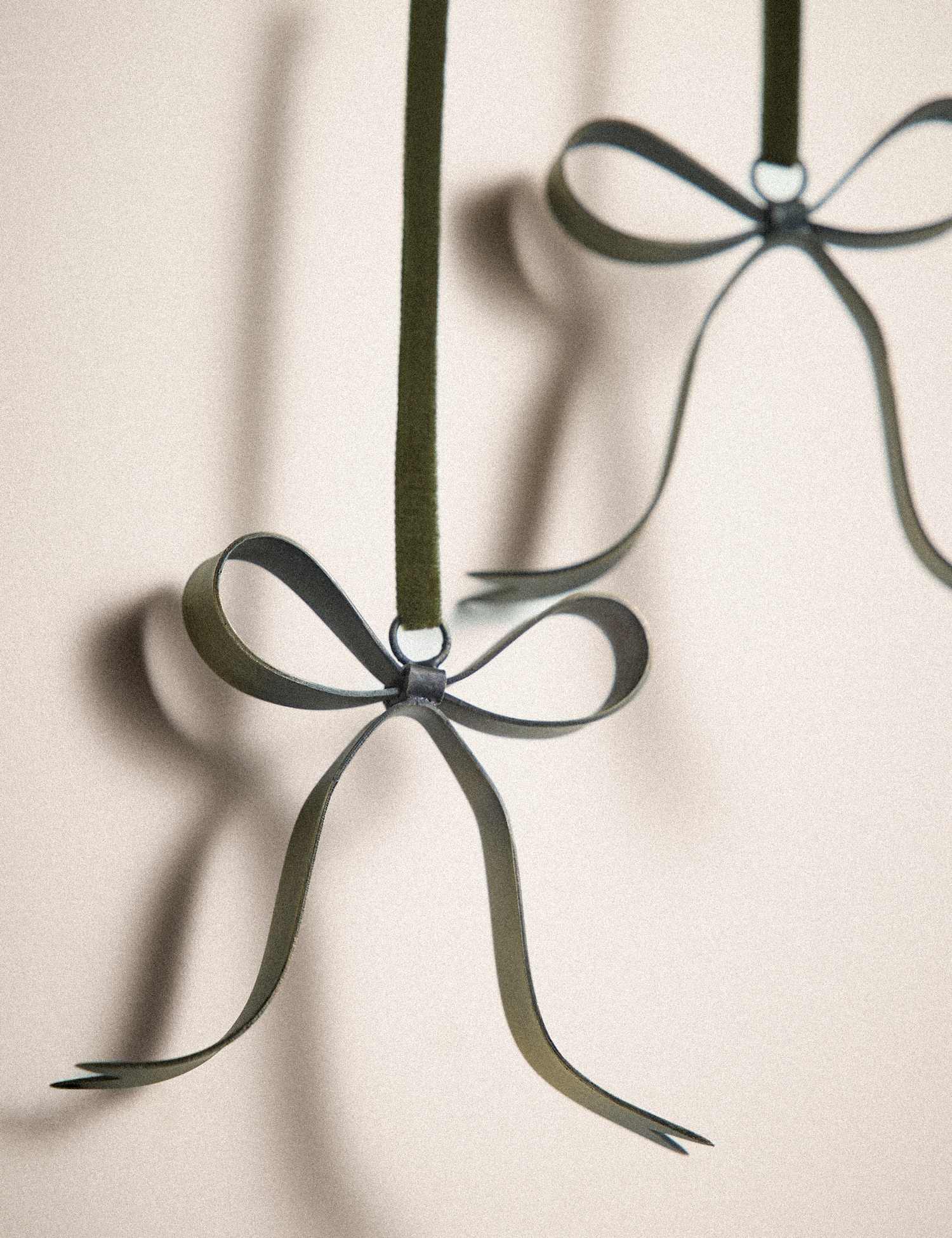 M&S 2 Pack Metal Hanging Bow Decorations Antique Brass