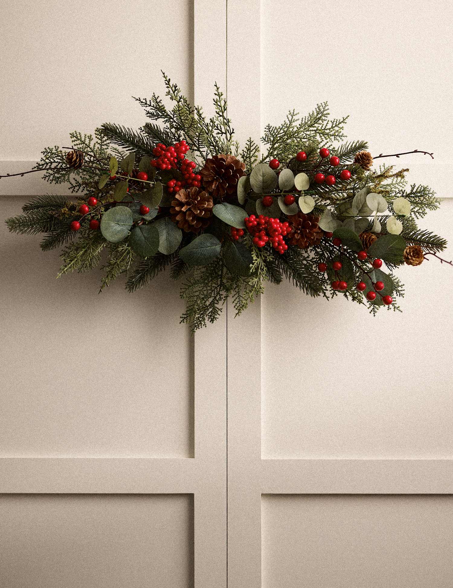 M&S Red Berry Half Moon Wreath Green Mix