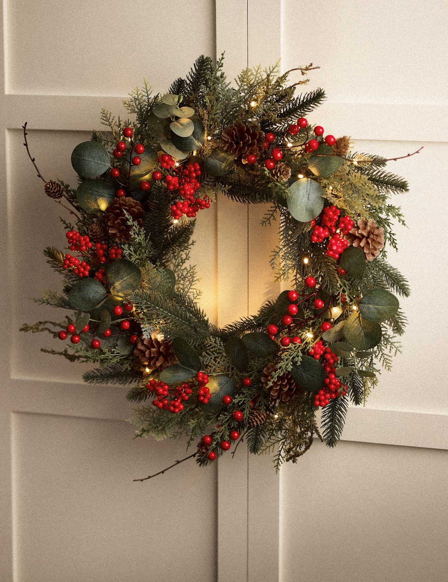 M&S 24' Light Up Red Berry Artificial Wreath Green Mix