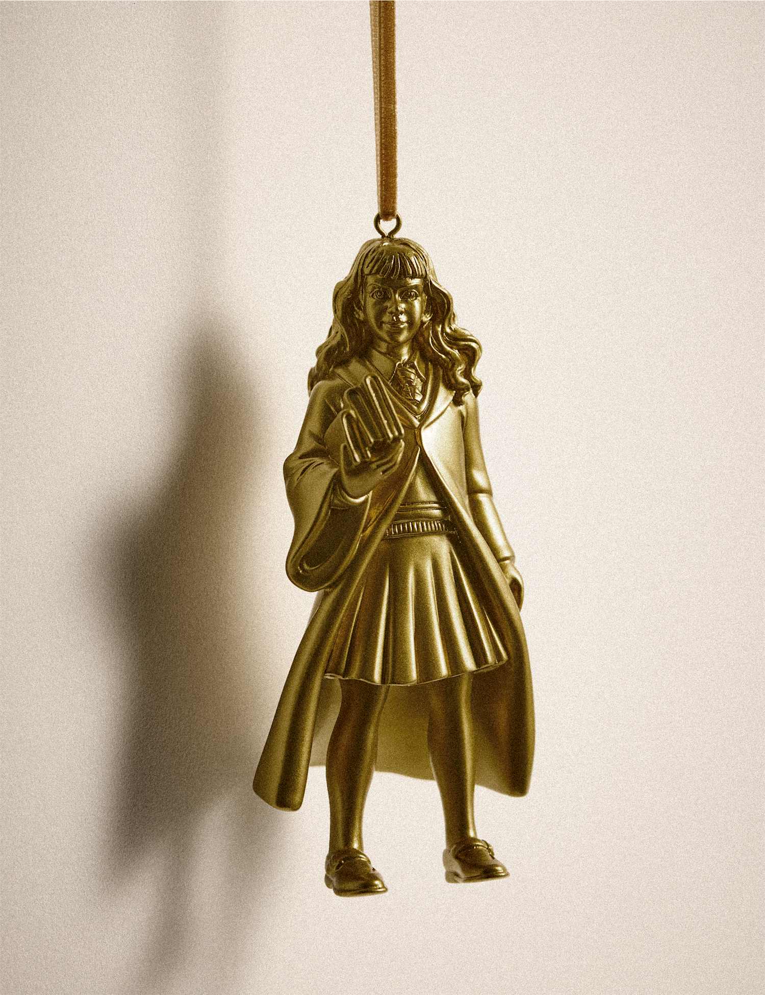 M&S Gold Hanging Harry Potter� Hermione Decoration Gold Mix