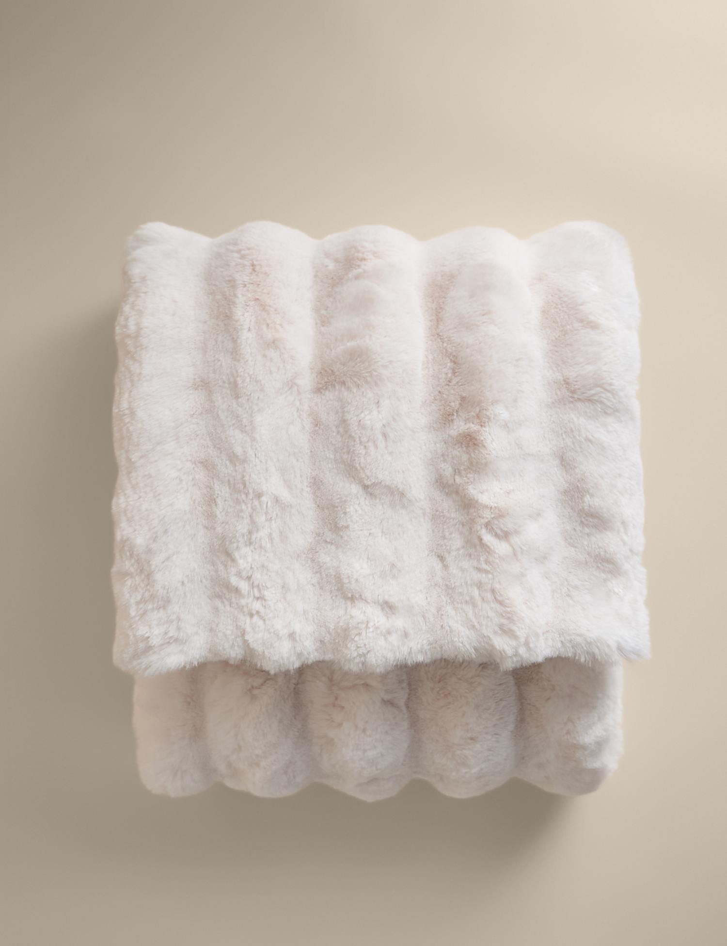 M&S Ribbed Chunky Throw Ivory