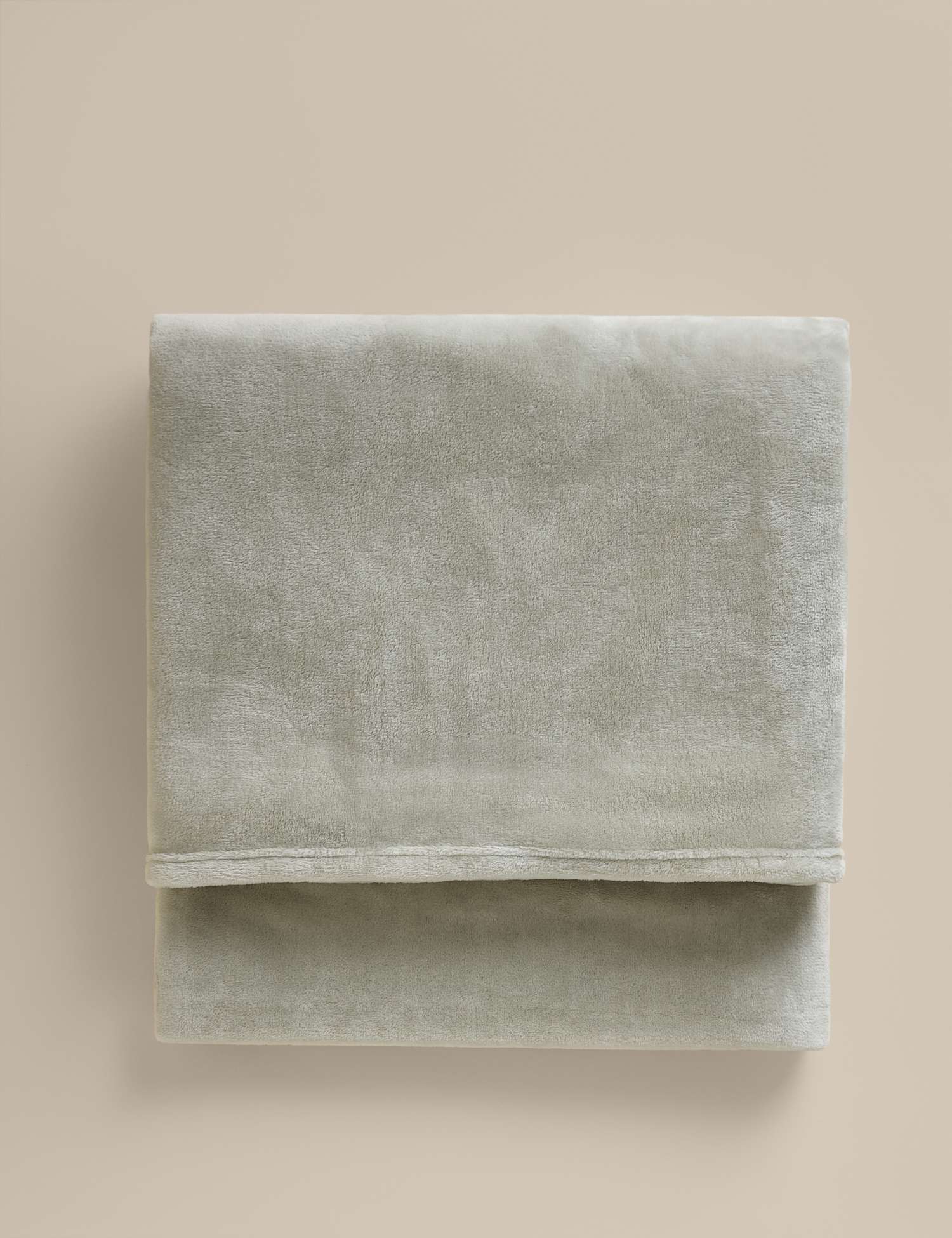 M&S Soft Fleece Throw Green
